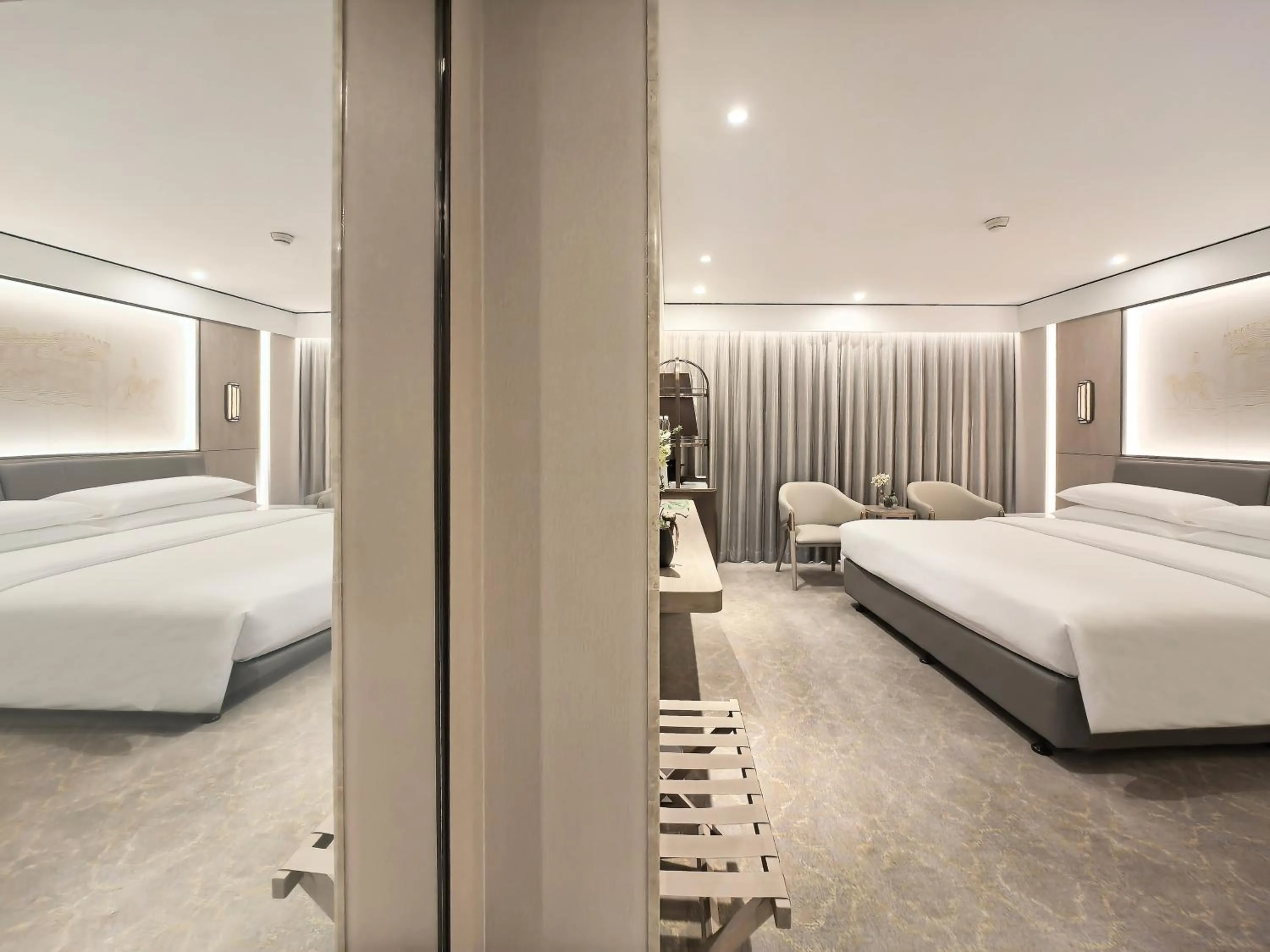 Bed in Beijing International Hotel