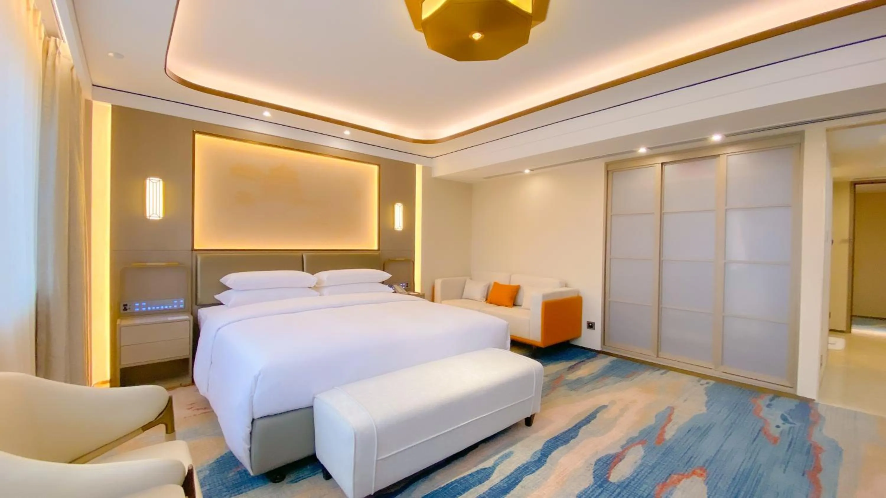 Bed in Beijing International Hotel