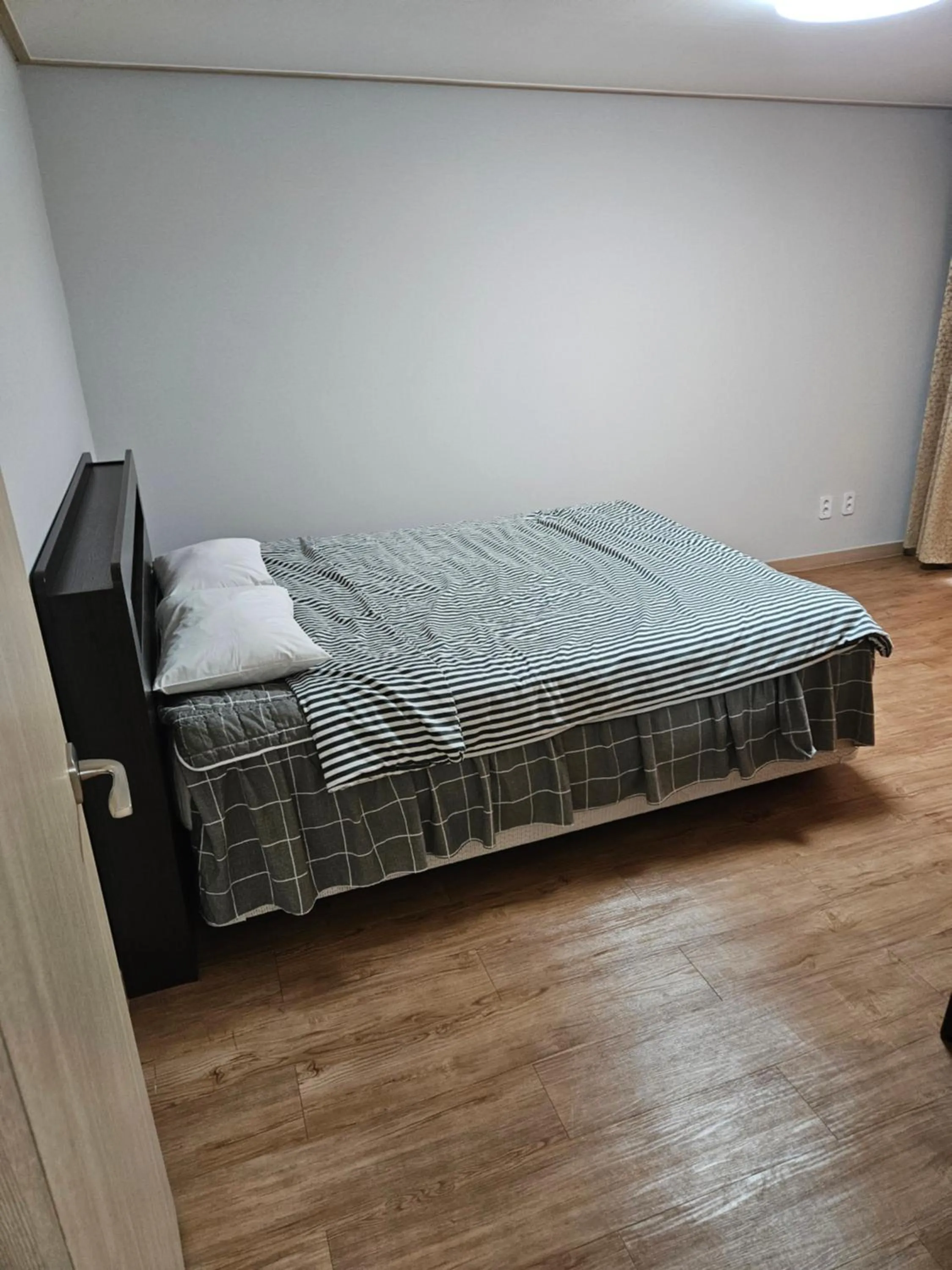 Bed in Kumgangsan Condo Sokcho