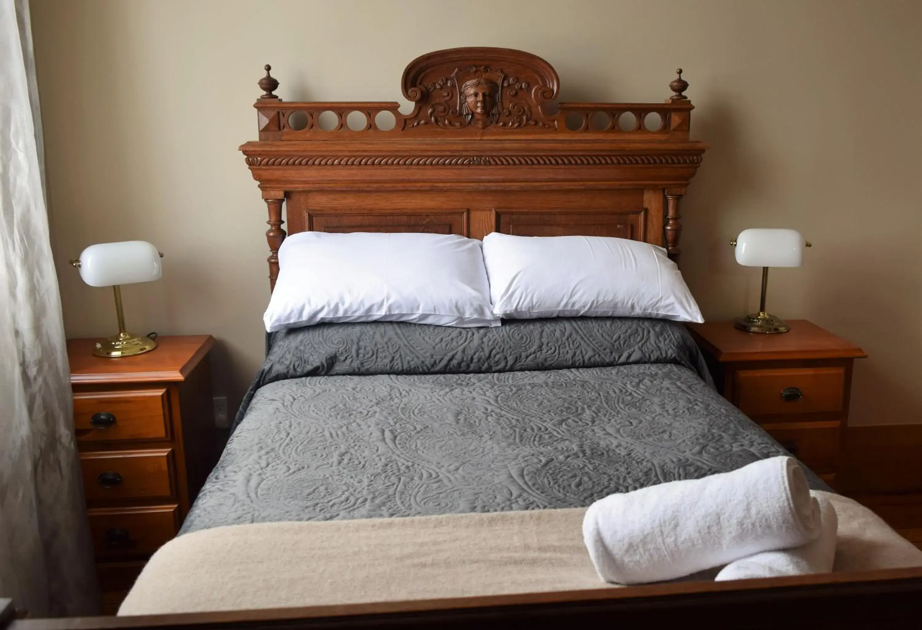 Double Room with Private Bathroom in Left Bank Double Room with Private Bathroom in Left Bank