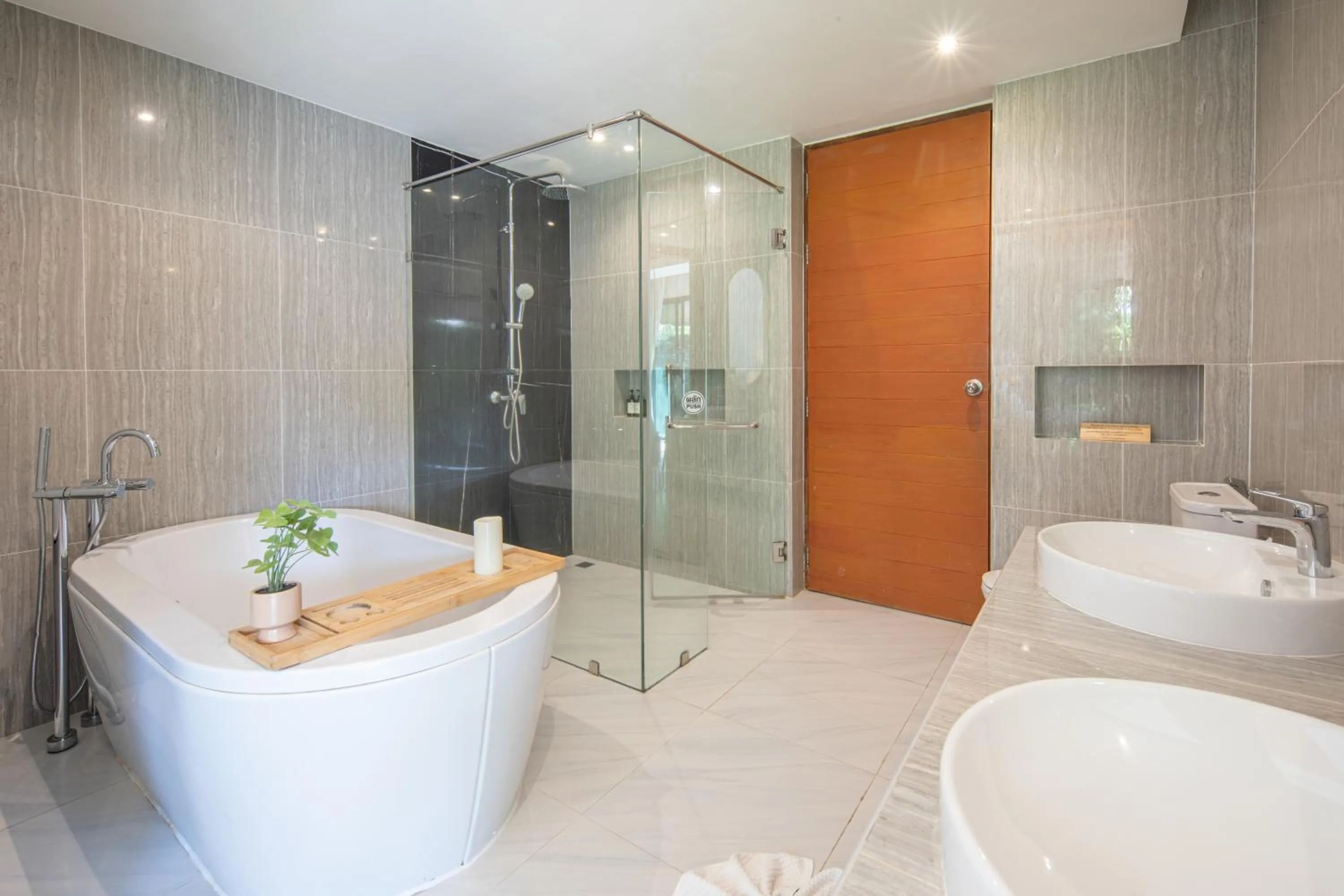 Bath in The Kiri Villas Resort