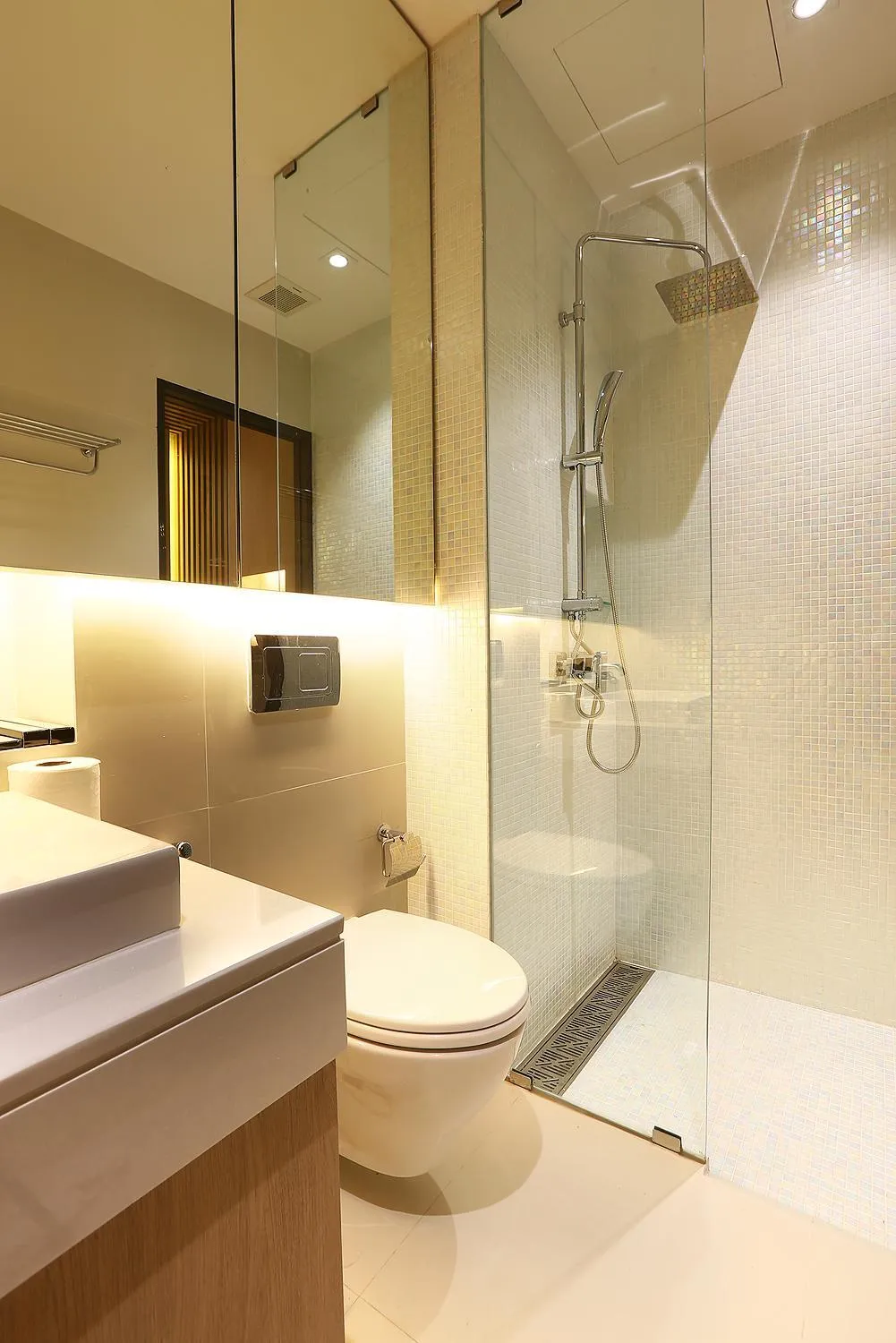 Toilet in Montana Hotel Songkhla