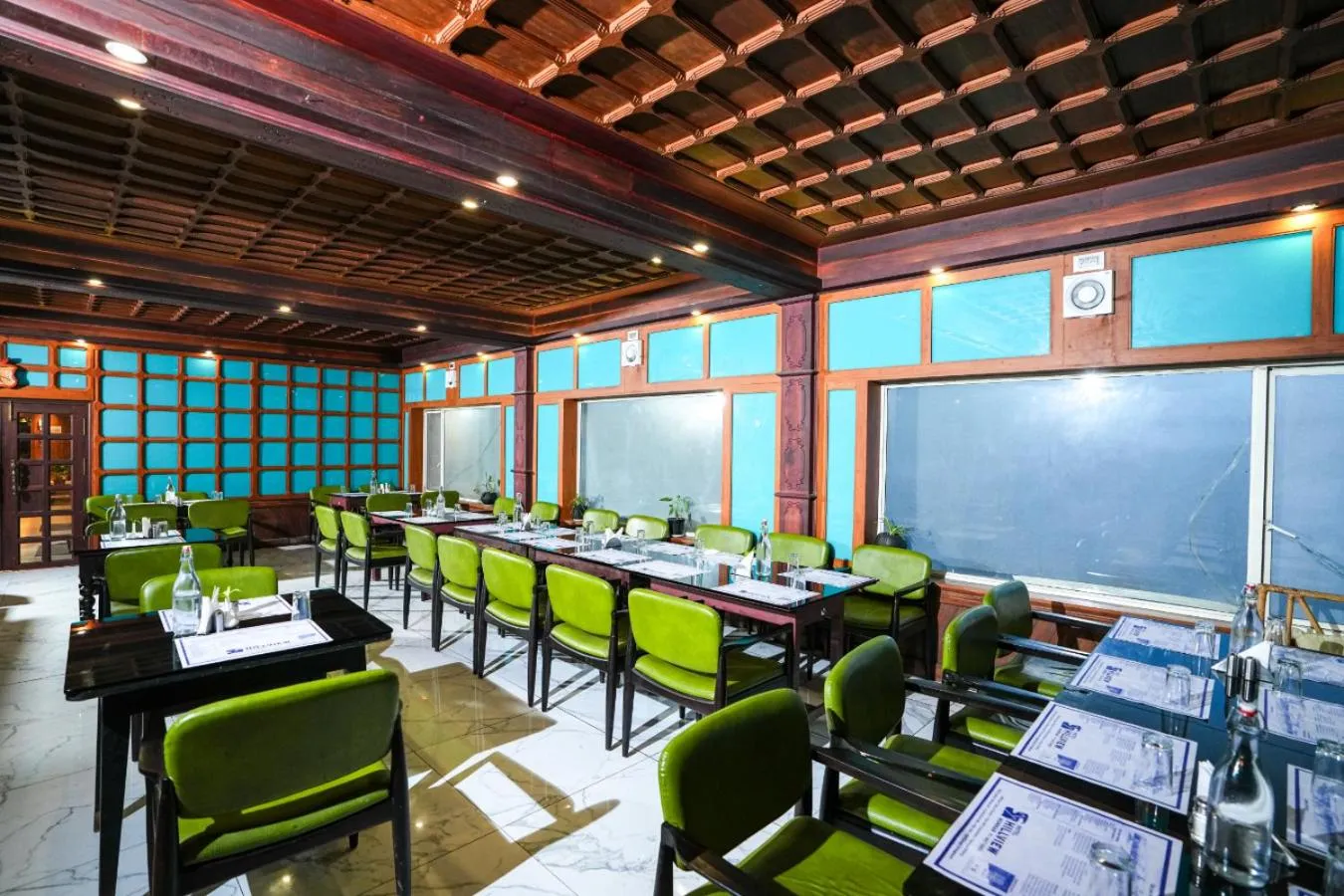 Restaurant/places to eat in HillView Munnar