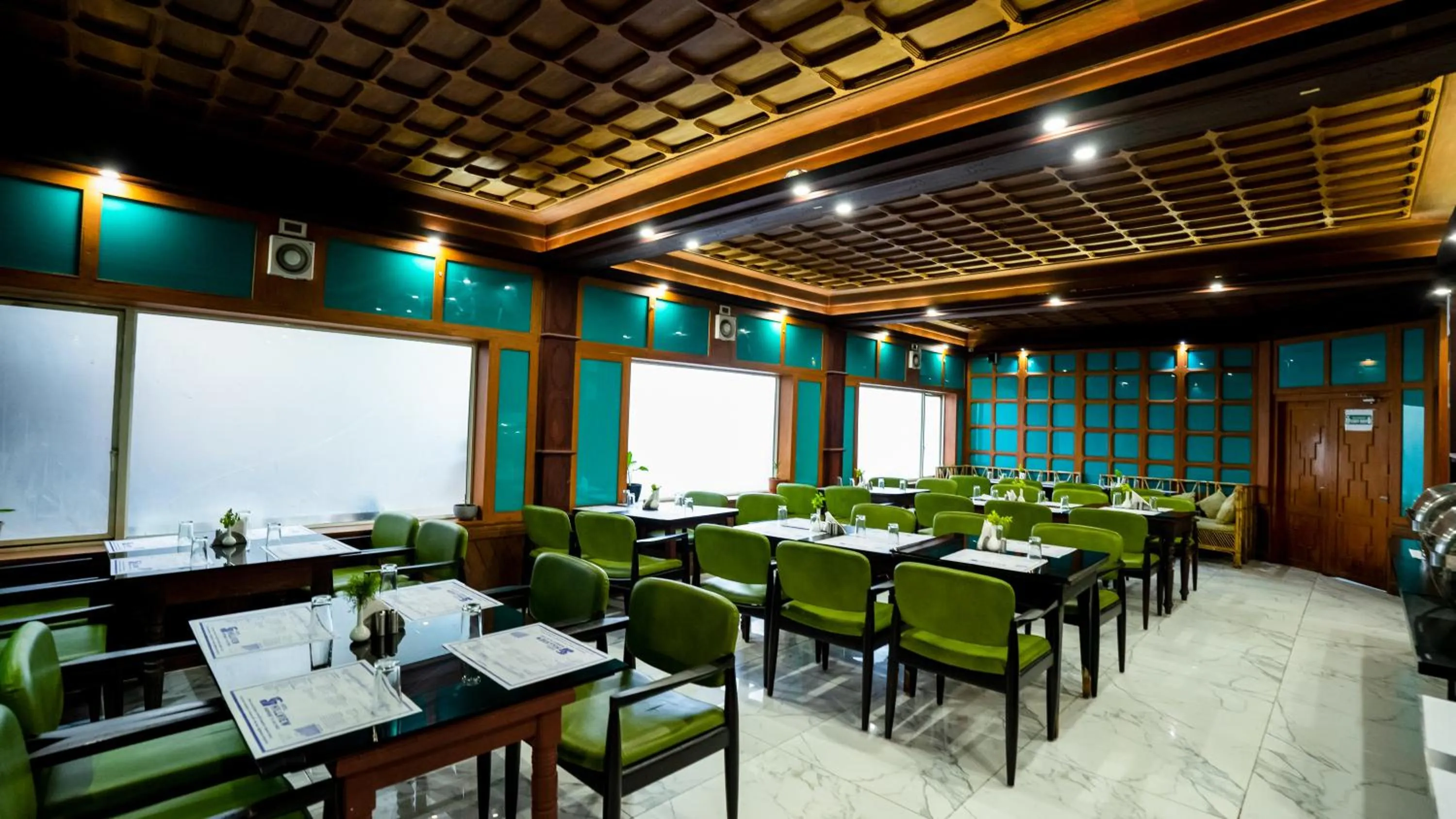 Restaurant/places to eat in HillView Munnar