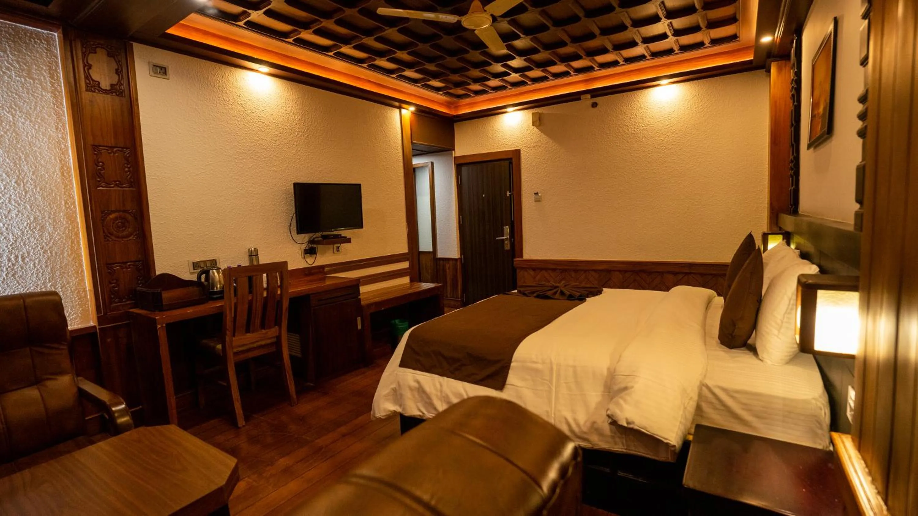 TV and multimedia, Bed in HillView Munnar