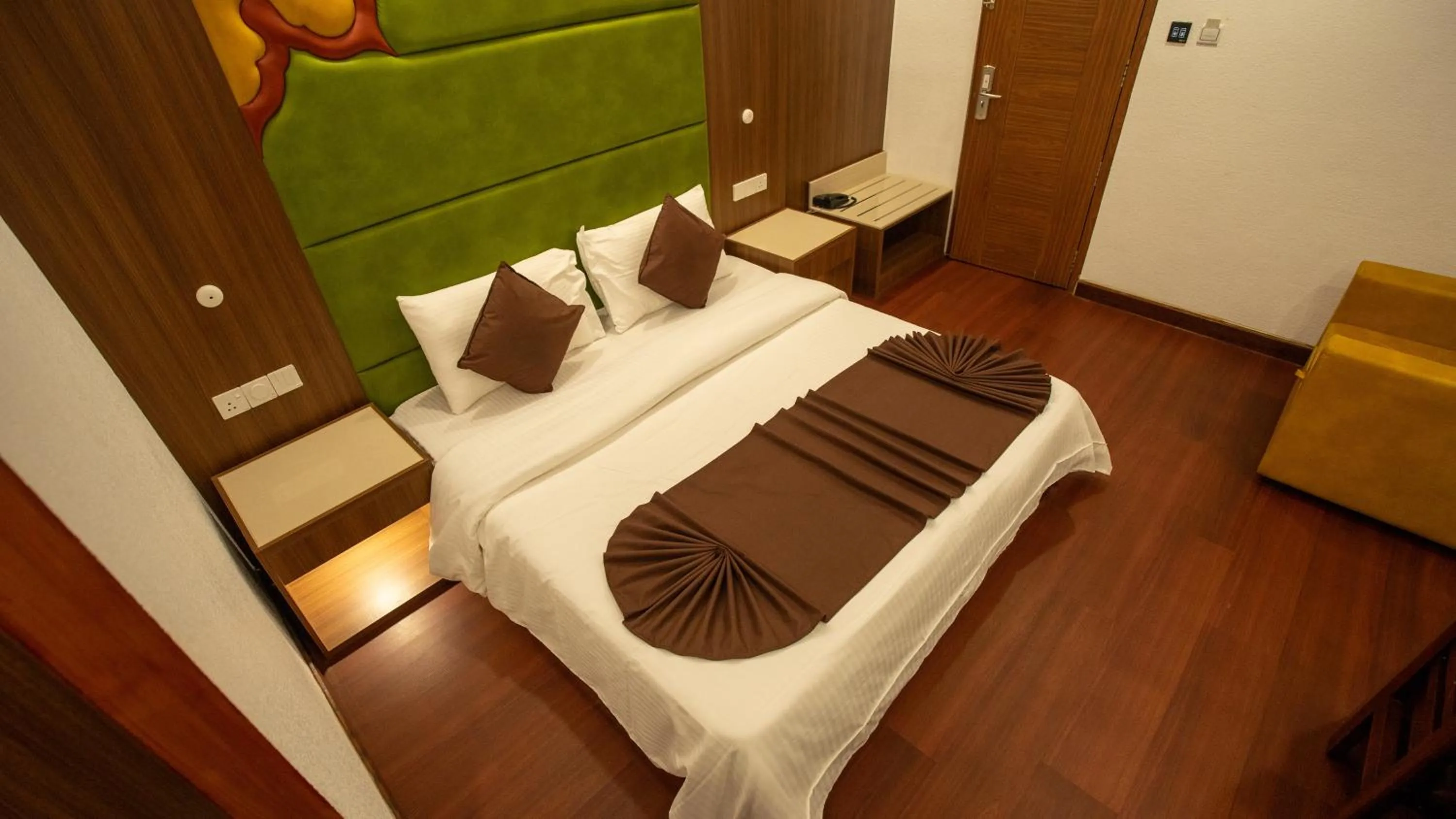 Area and facilities, Bed in HillView Munnar