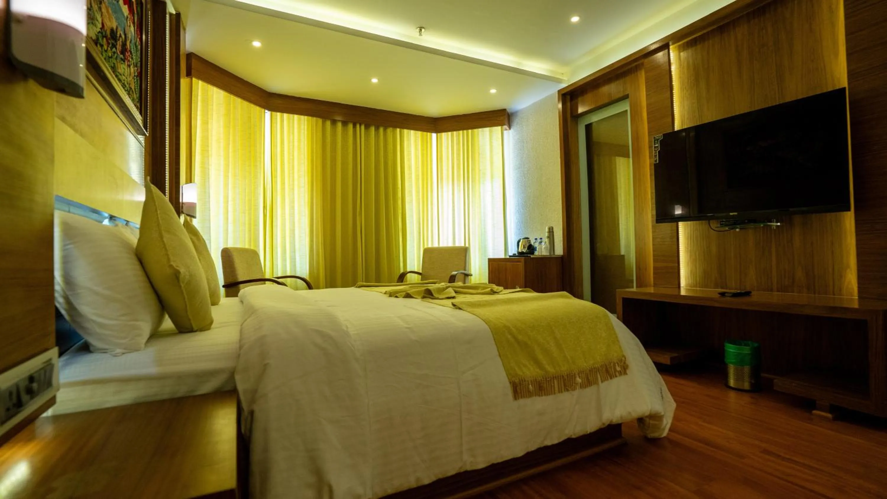 Photo of the whole room, Bed in HillView Munnar