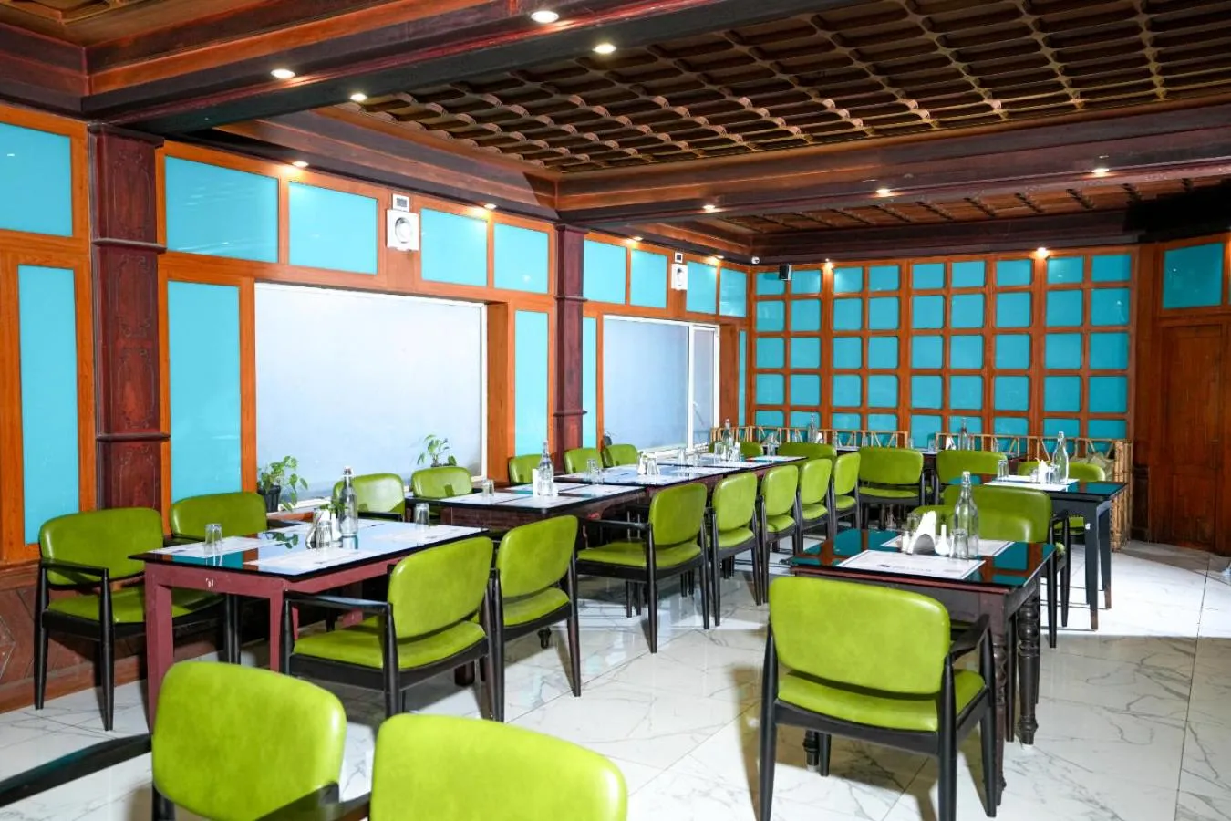 Restaurant/places to eat in HillView Munnar