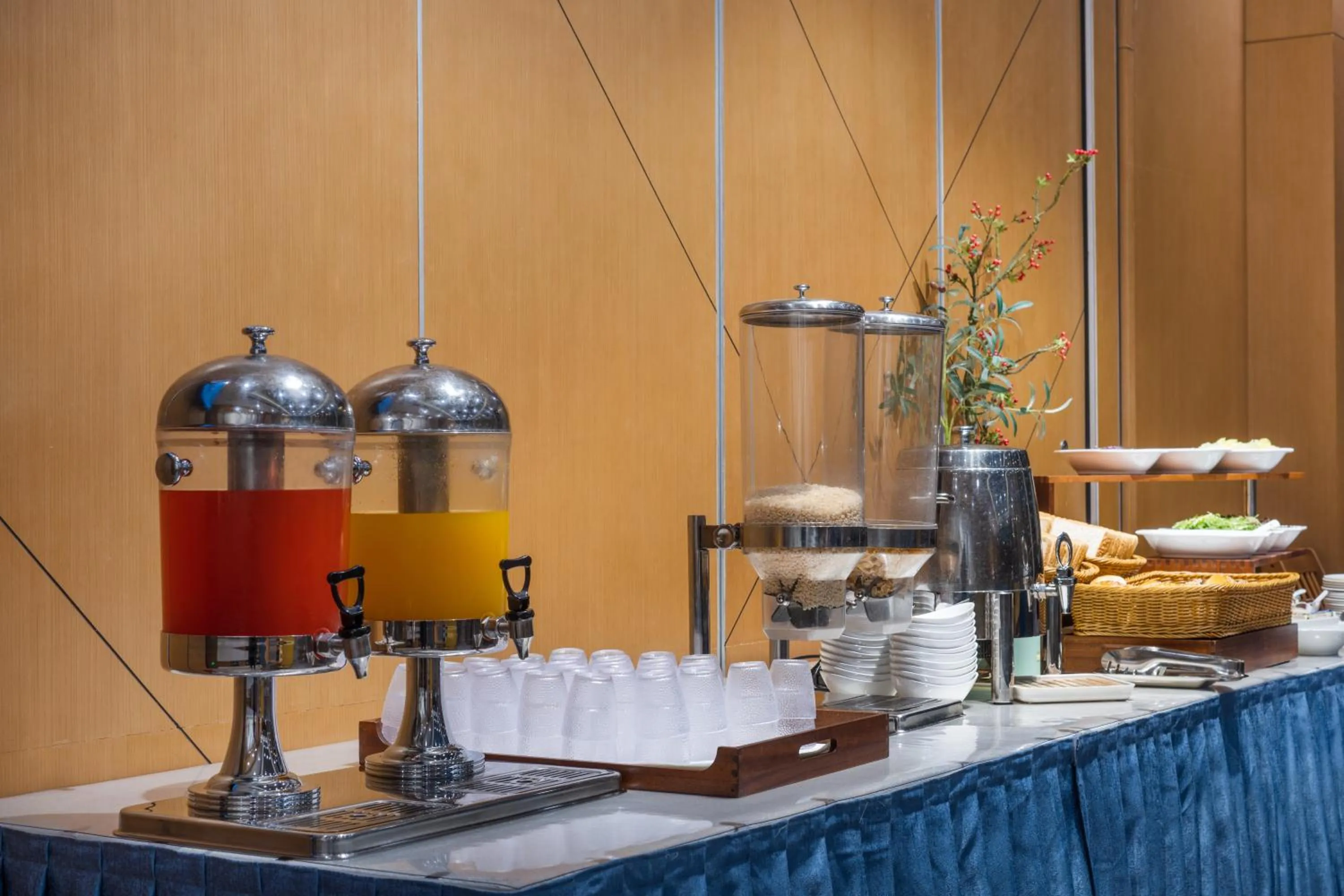 Breakfast in Holiday Inn Express Chengdu Xindu by IHG