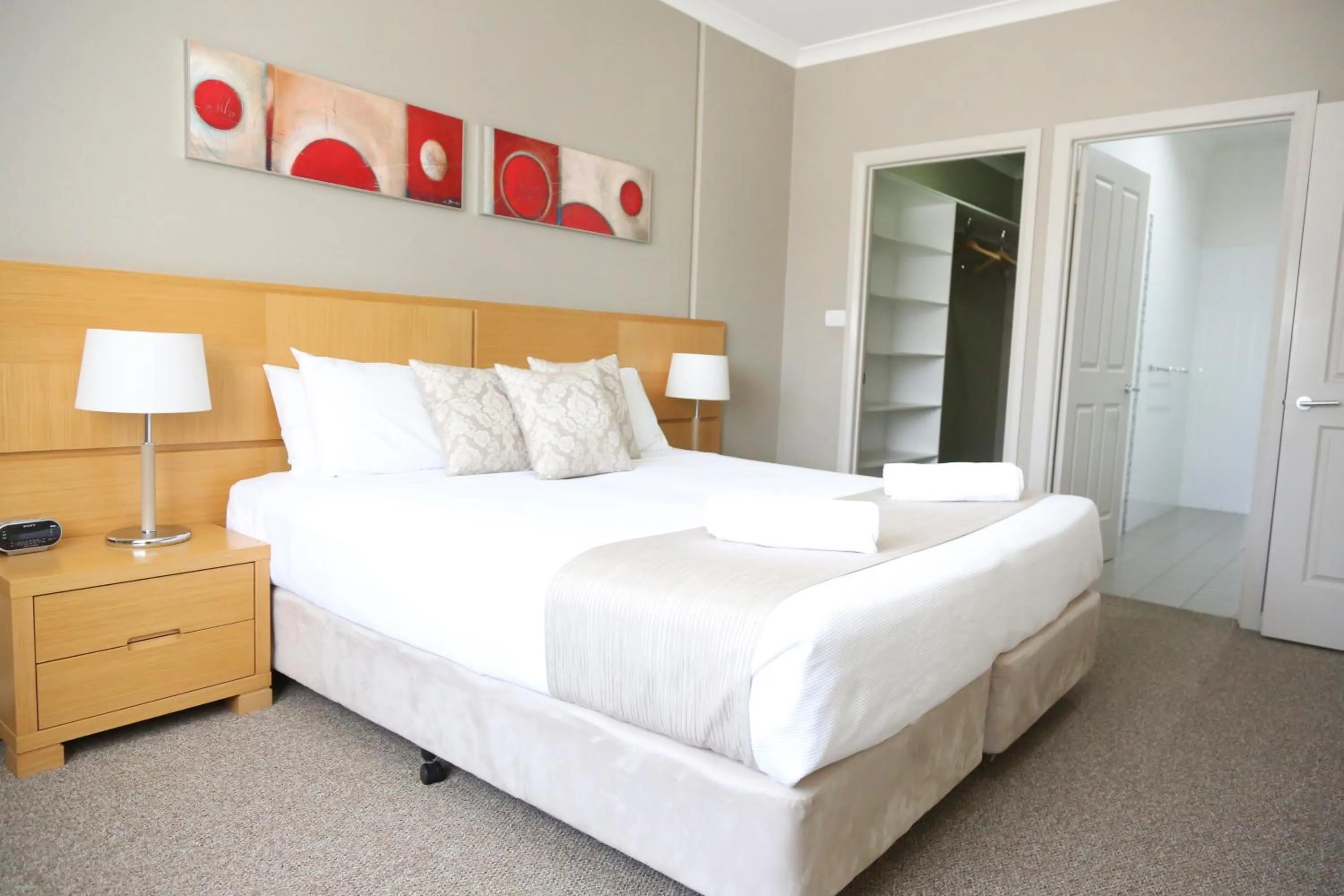 Bed in Centrepoint Apartments Griffith