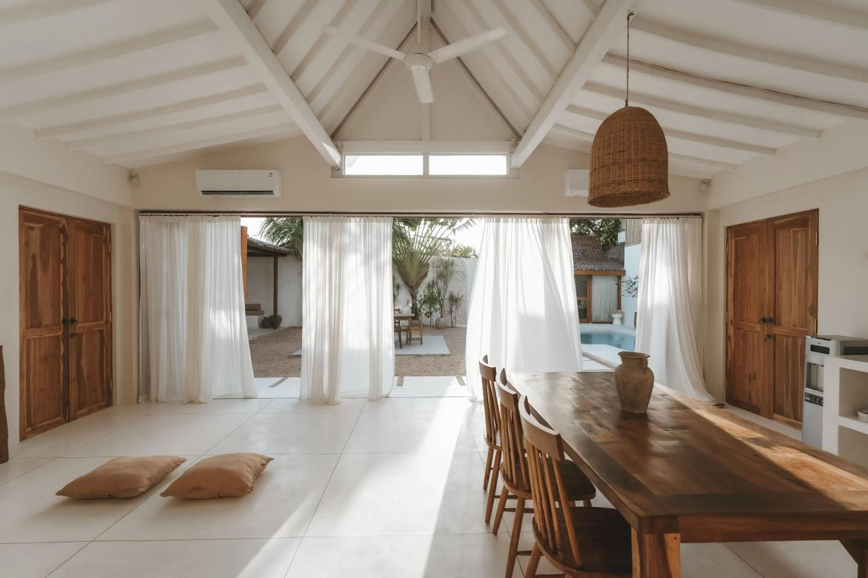 Dining area, Bed in Casa Sula Bali