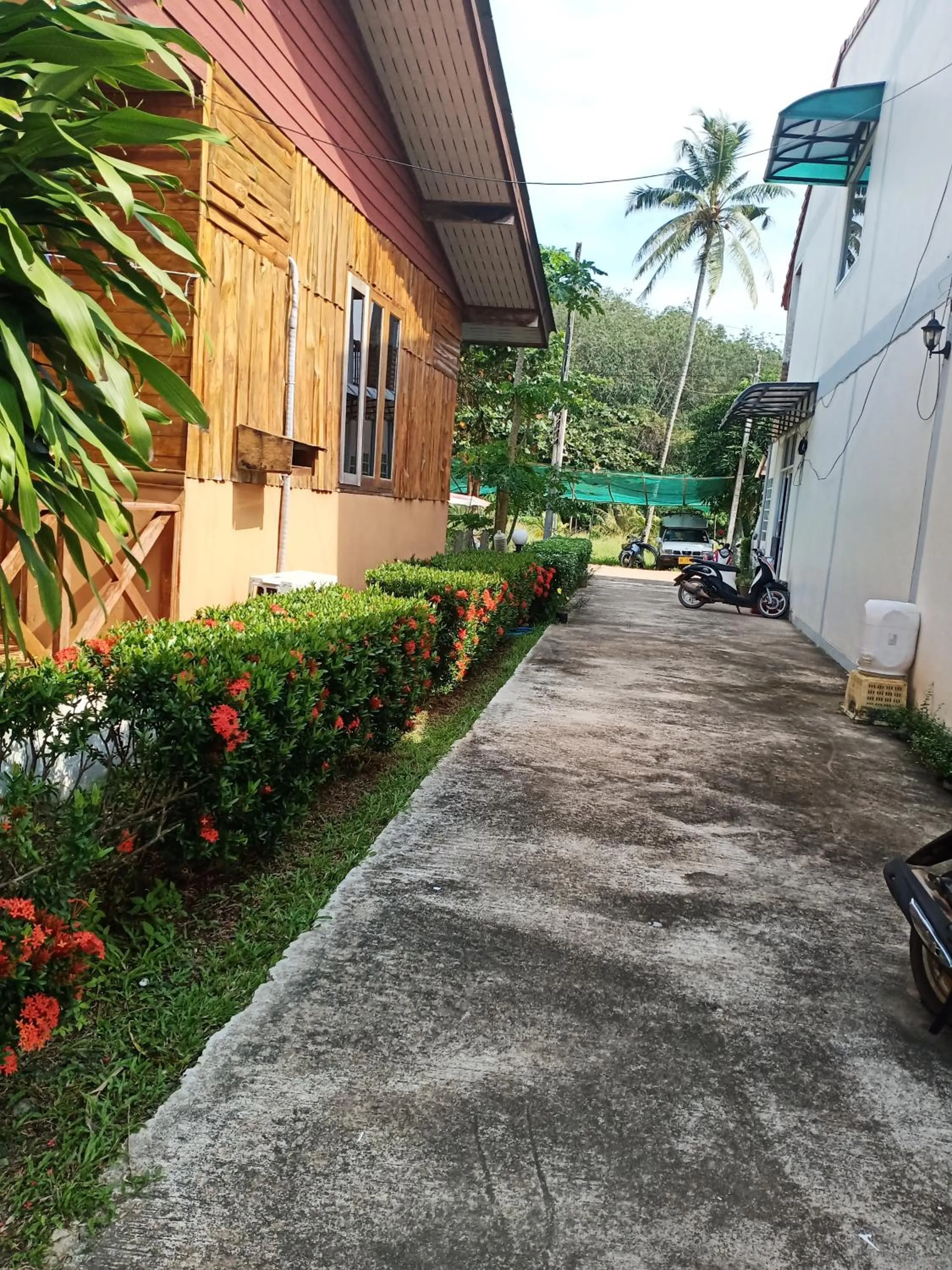 Property building in Poonsap Resort