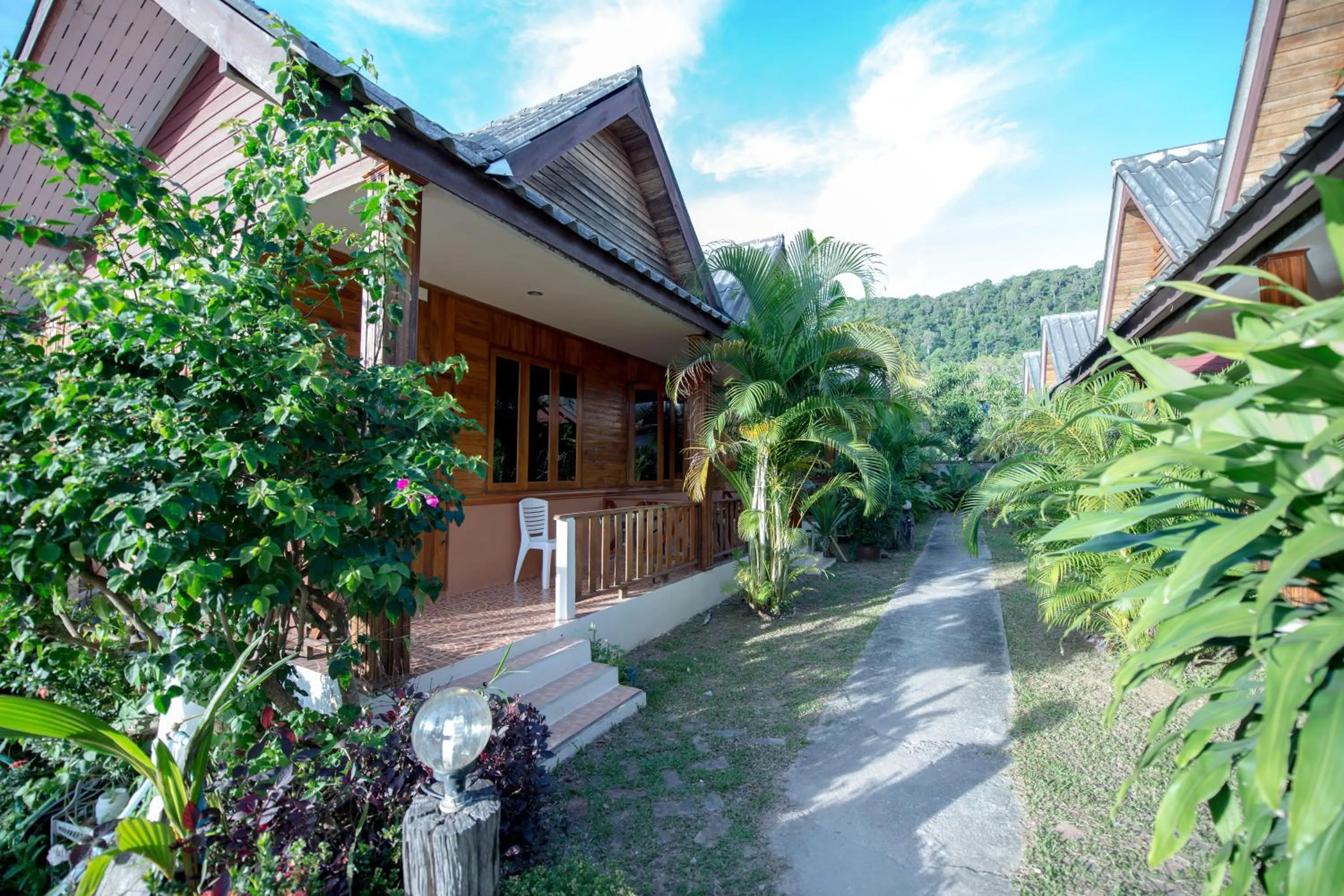 Property building in Poonsap Resort