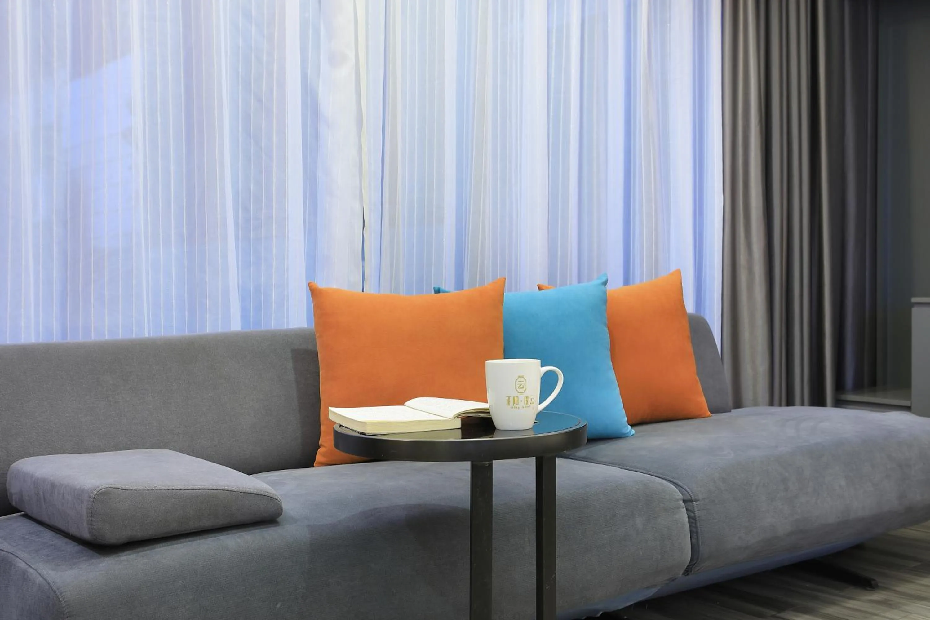 Seating area in Wing Hotel Guilin - Central Square