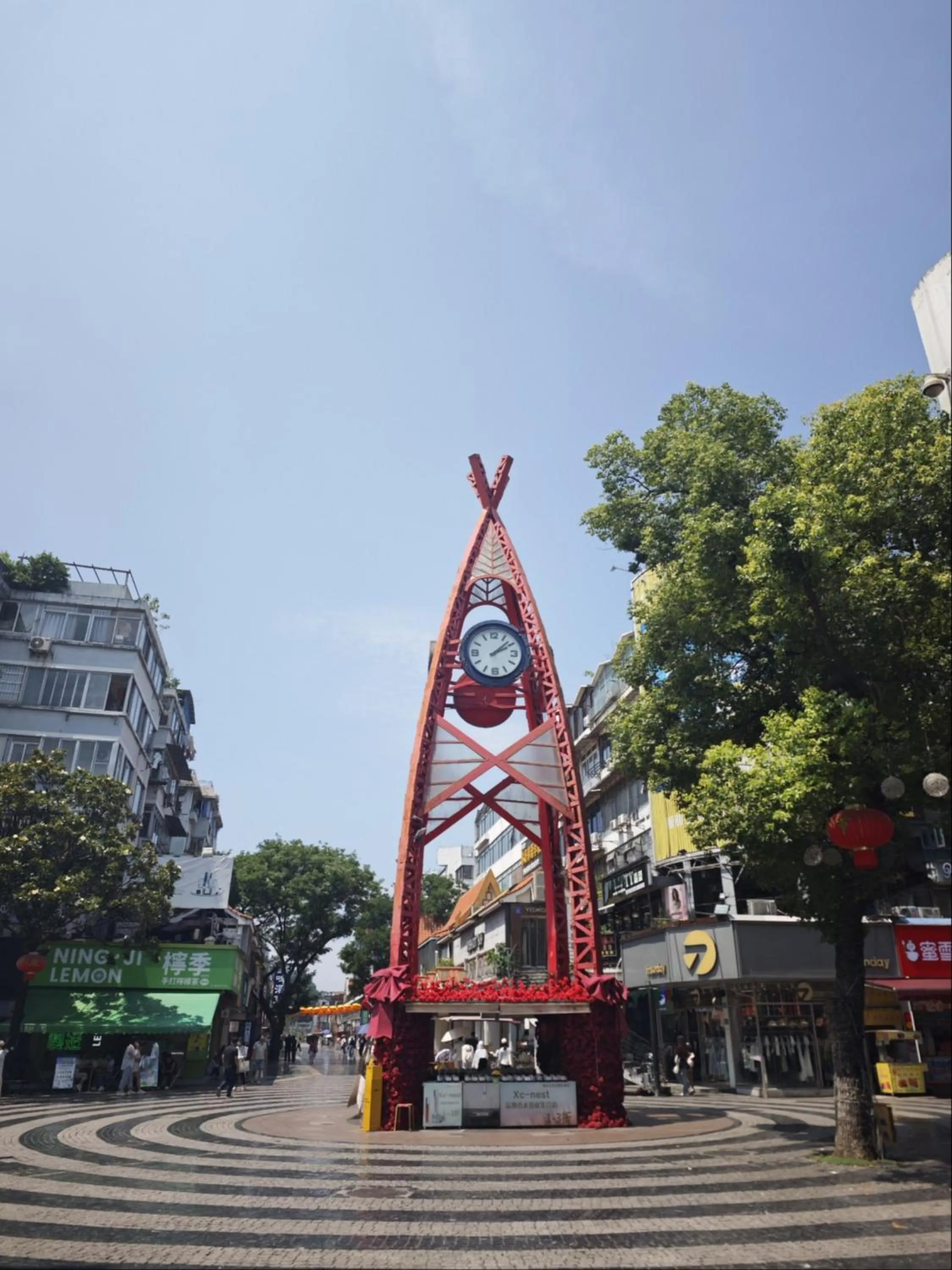 Neighbourhood in Wing Hotel Guilin - Central Square