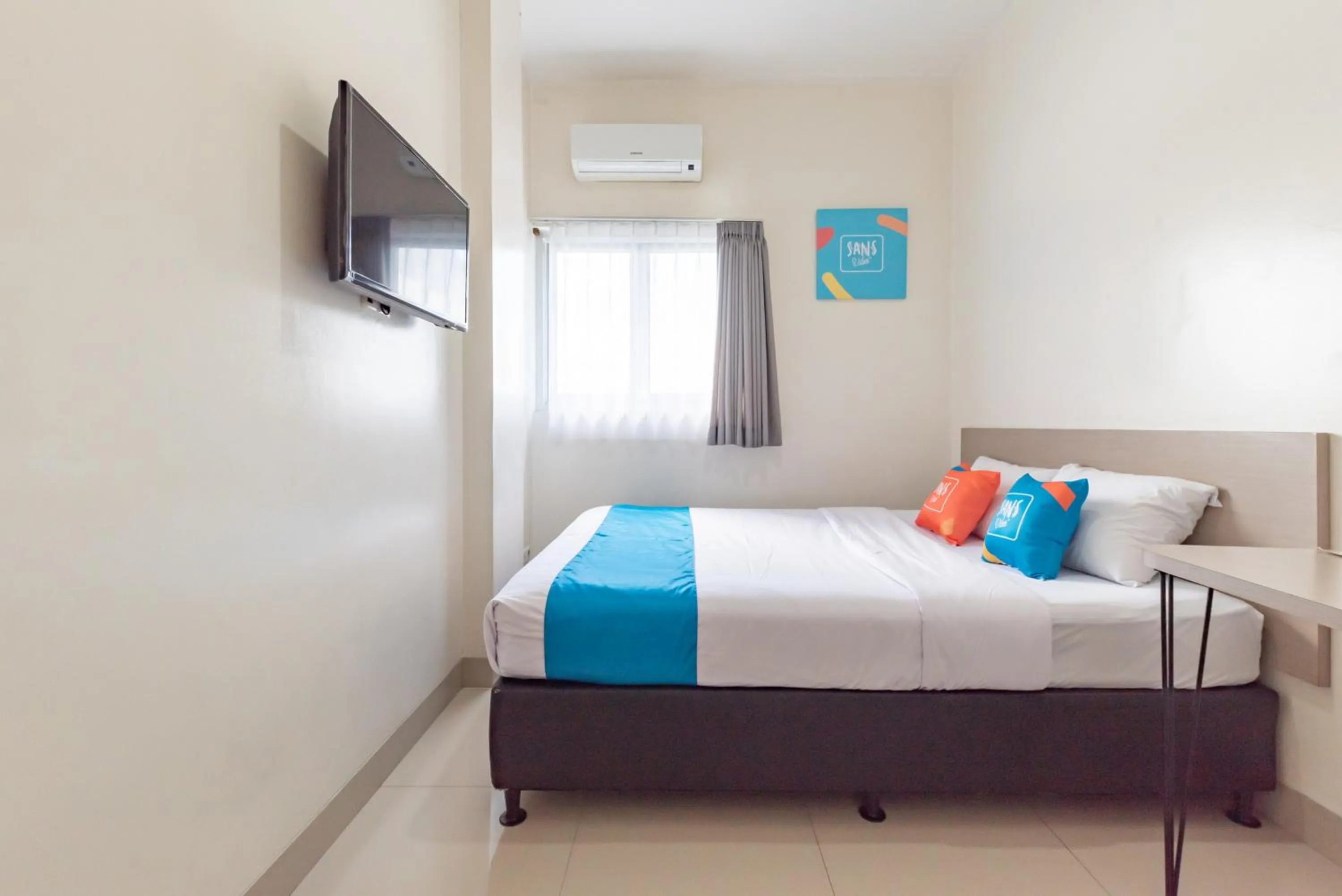 Bedroom, Bed in Sans Vibes Hotel Malabar