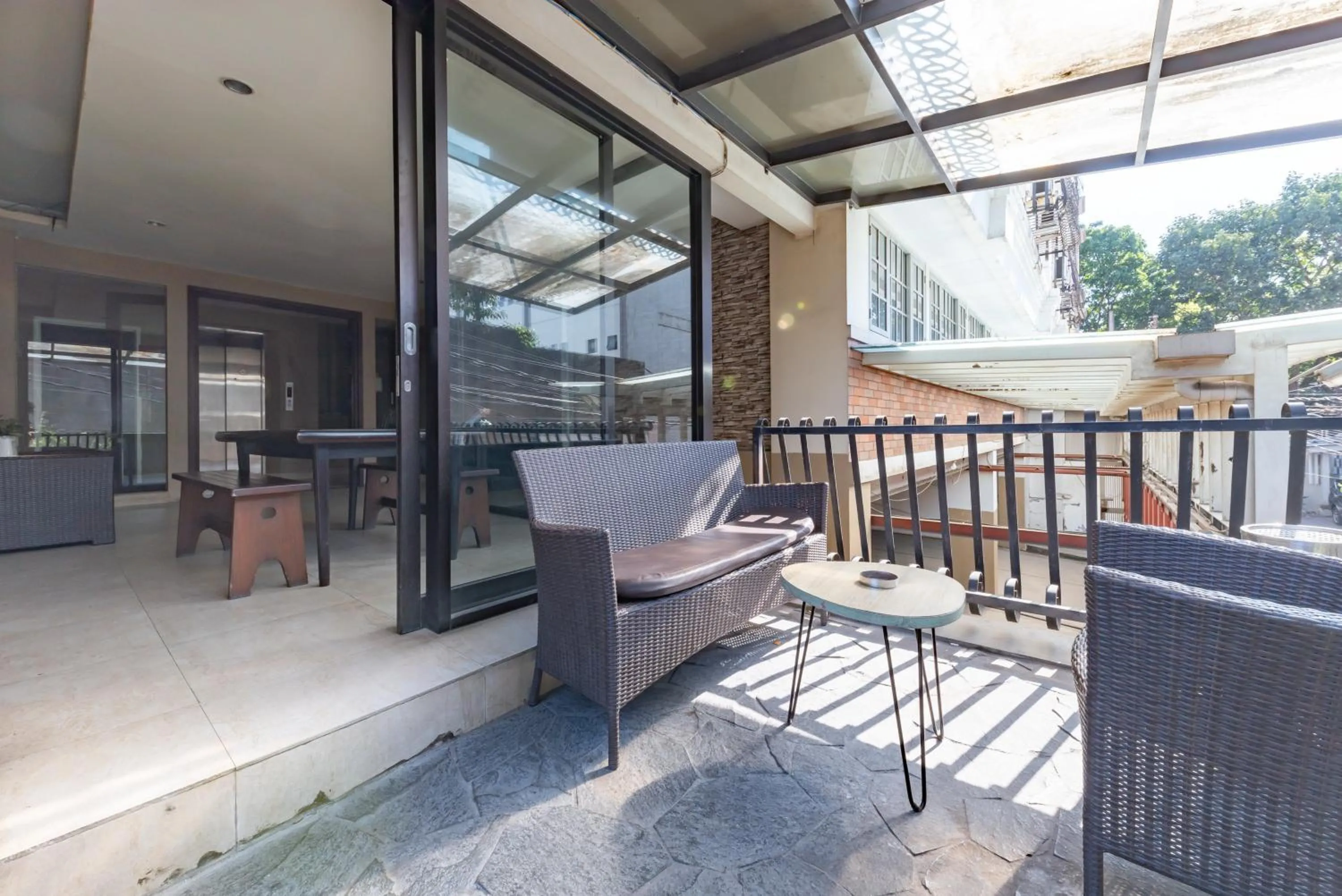 Seating area in Sans Vibes Hotel Malabar