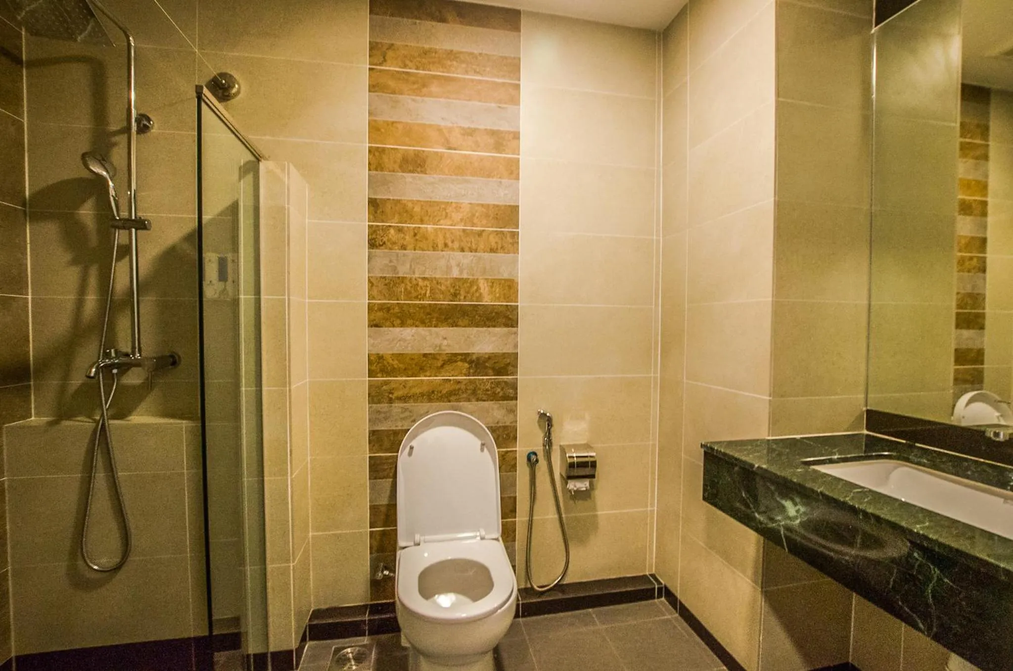 Toilet in Grand Wonderful Hotel