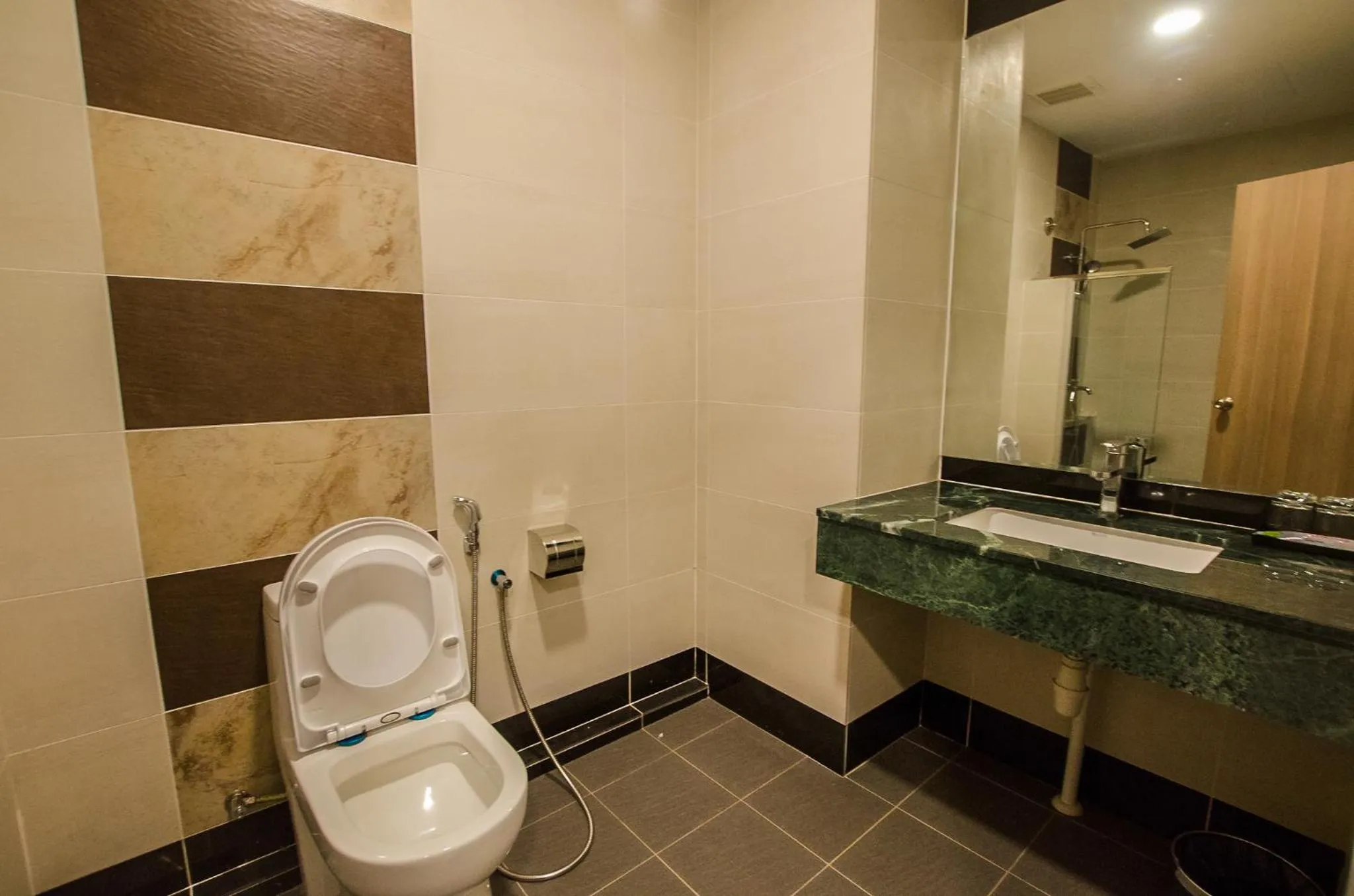 Toilet in Grand Wonderful Hotel