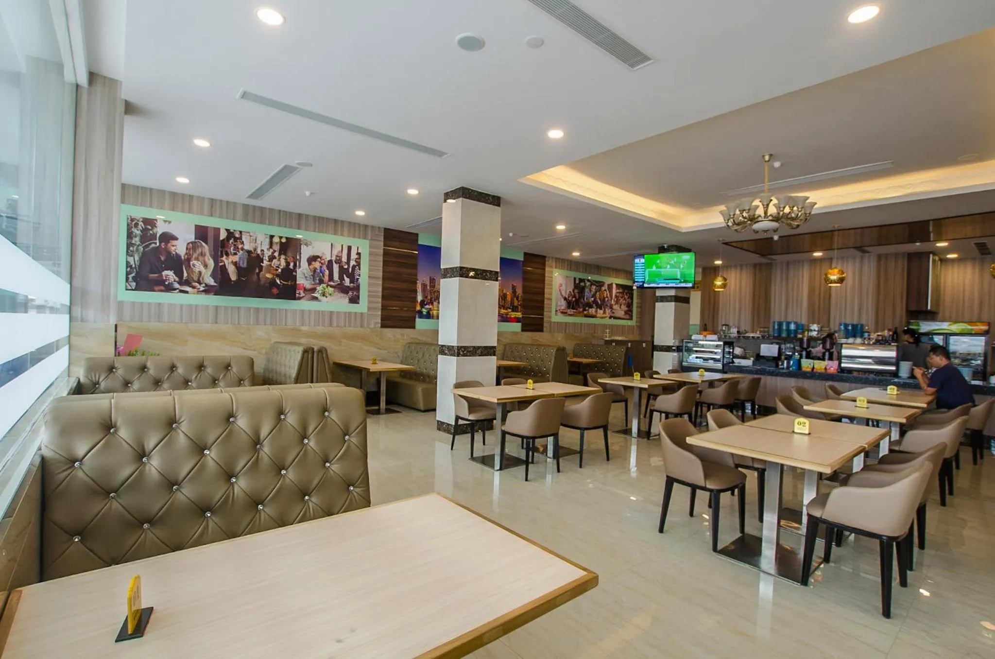 Restaurant/places to eat in Grand Wonderful Hotel