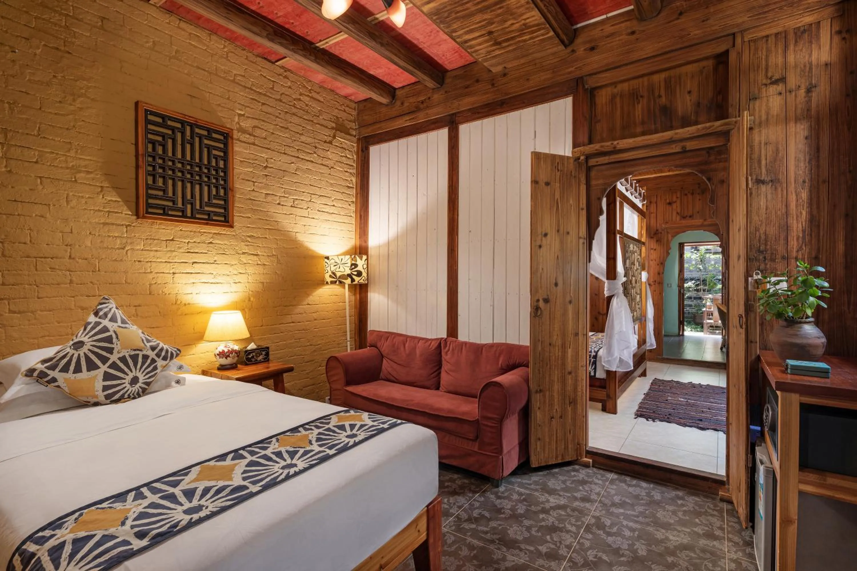 Photo of the whole room, Bed in Yangshuo Secret Garden