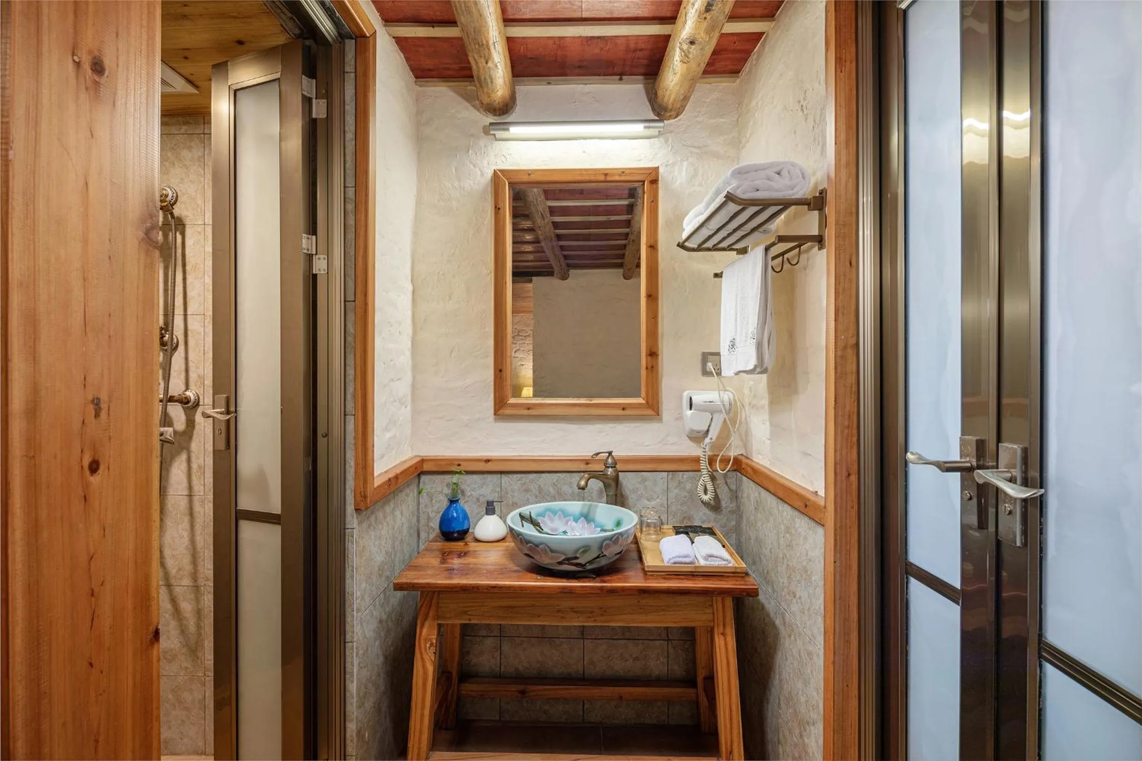 Hot Tub in Yangshuo Secret Garden