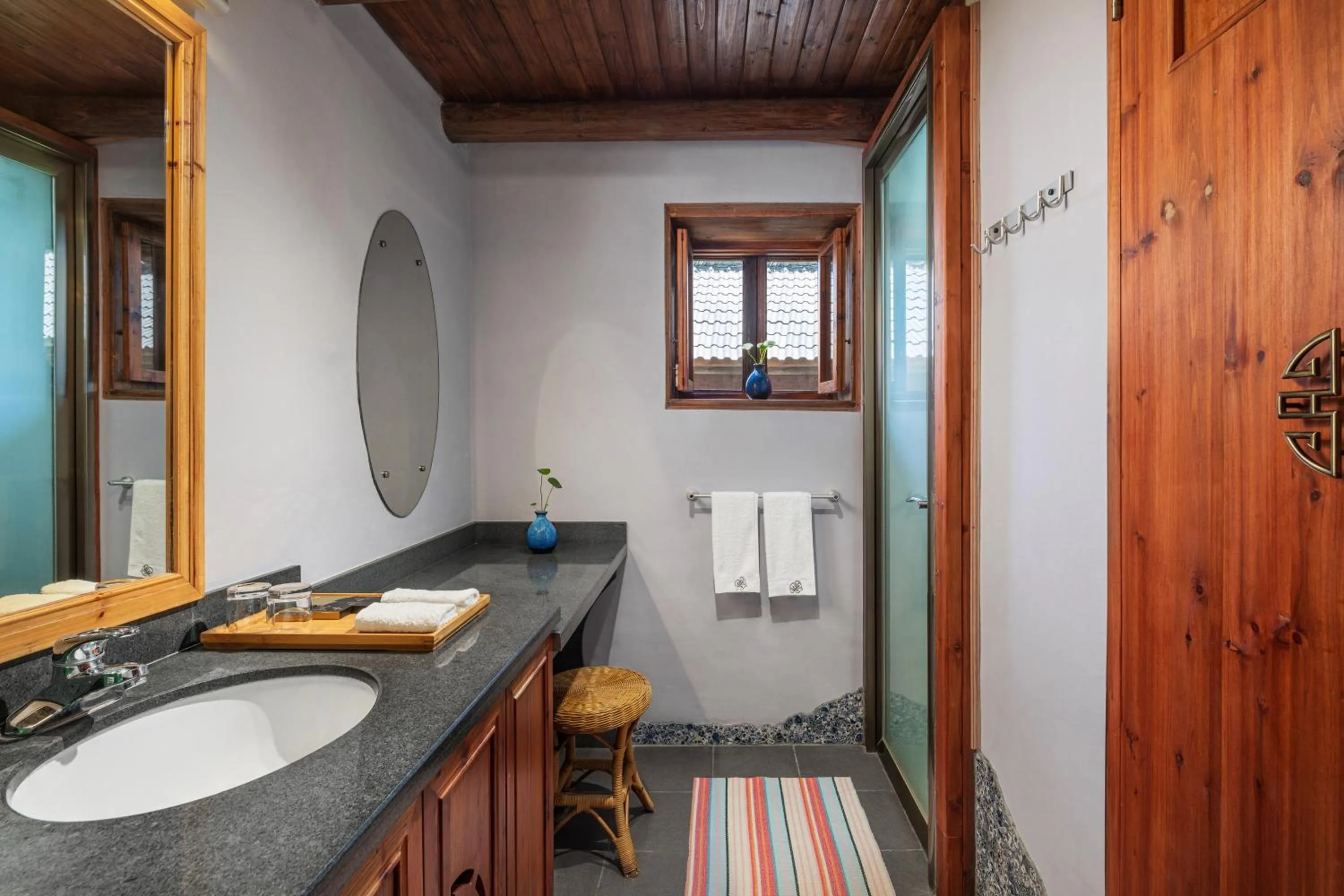 Hot Tub in Yangshuo Secret Garden