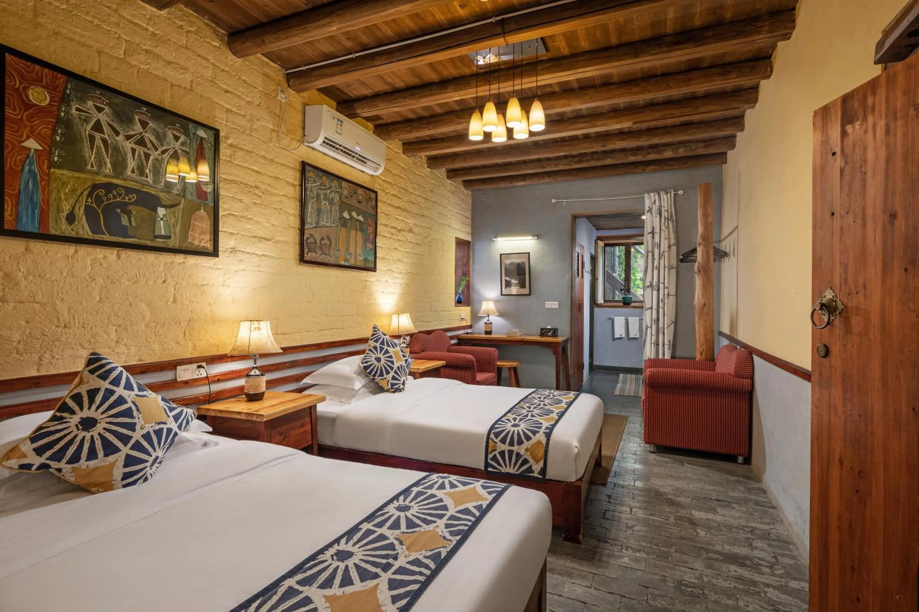 Photo of the whole room, Bed in Yangshuo Secret Garden