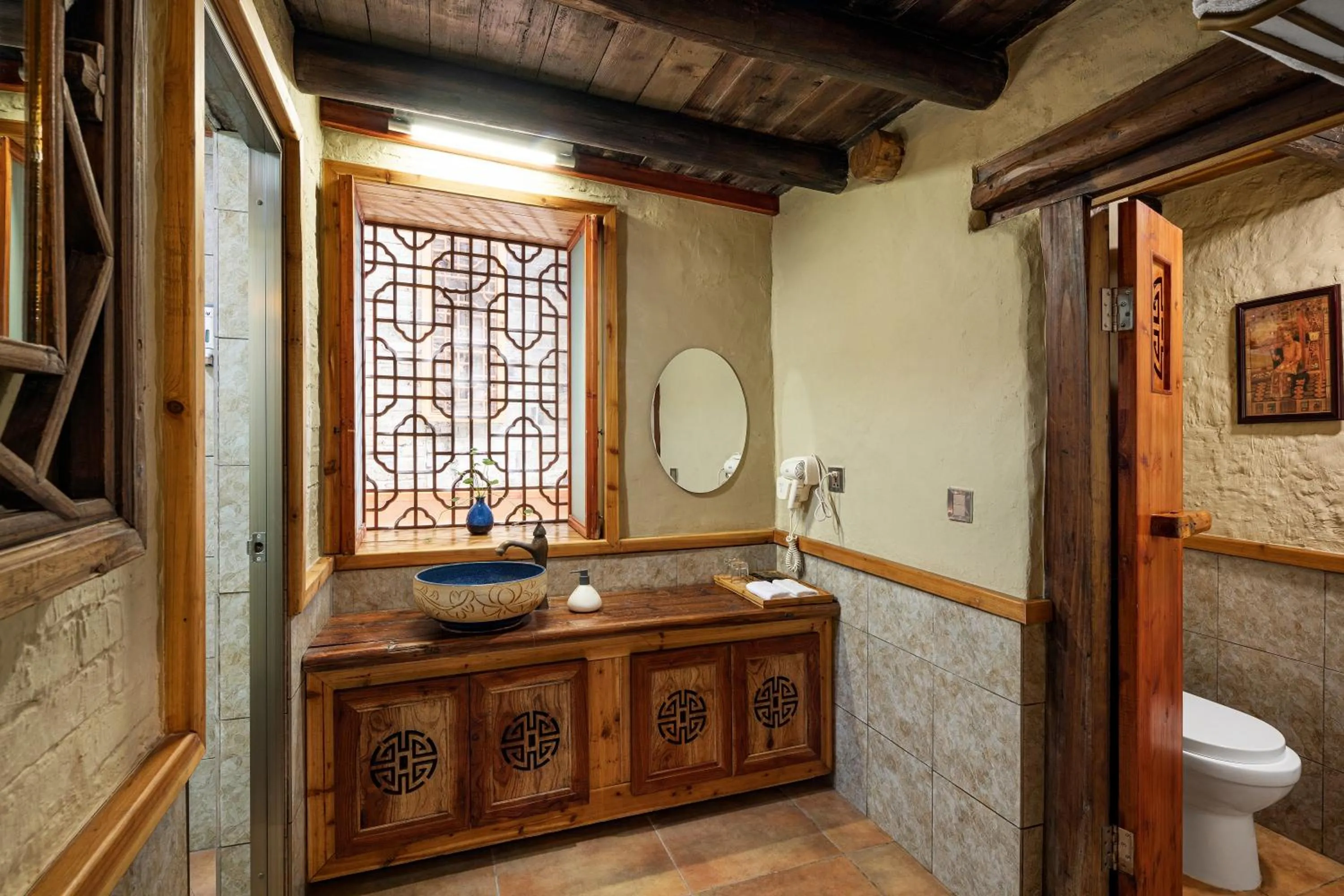 Bathroom in Yangshuo Secret Garden