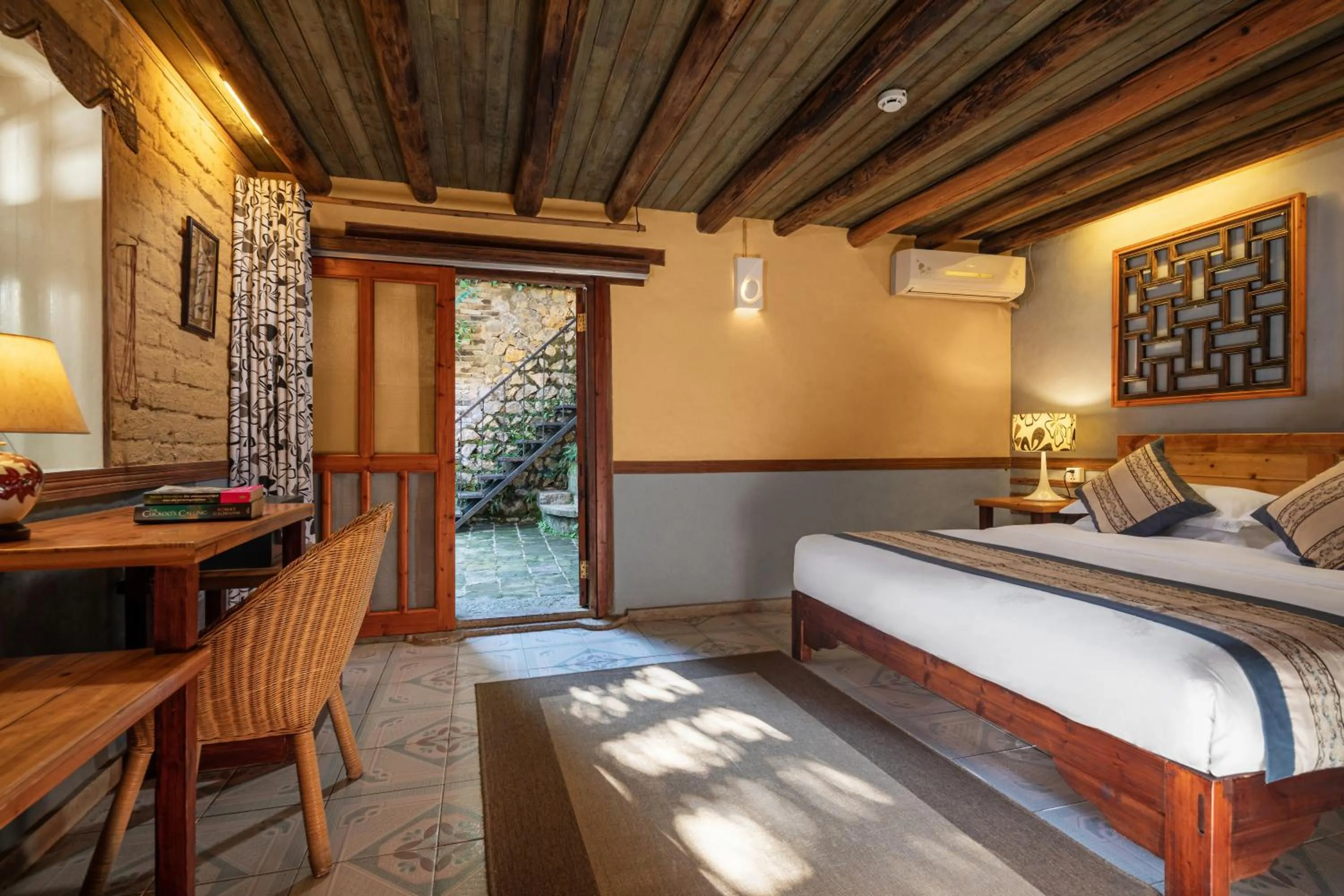 Bedroom, Bed in Yangshuo Secret Garden