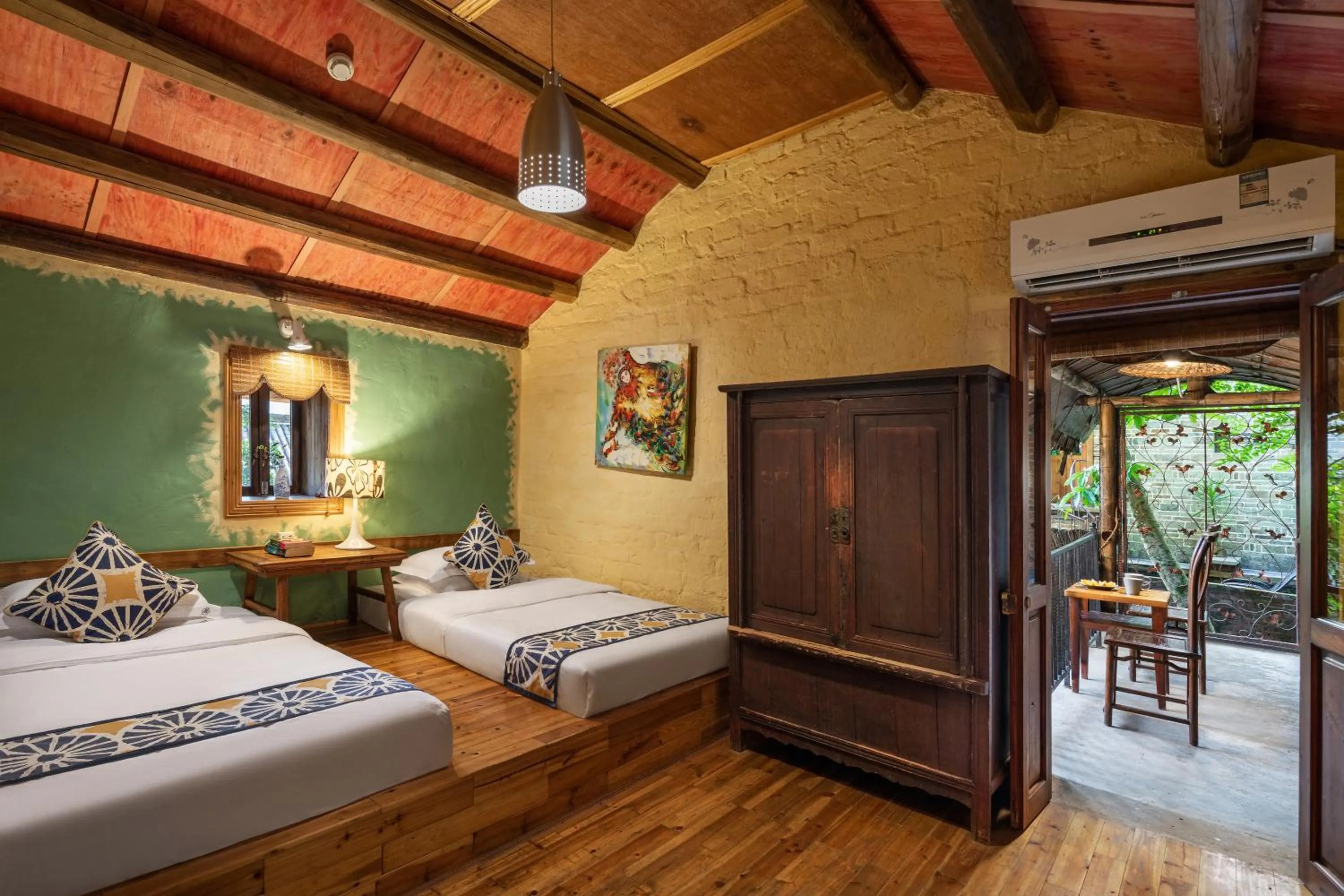 Bedroom, Bed in Yangshuo Secret Garden