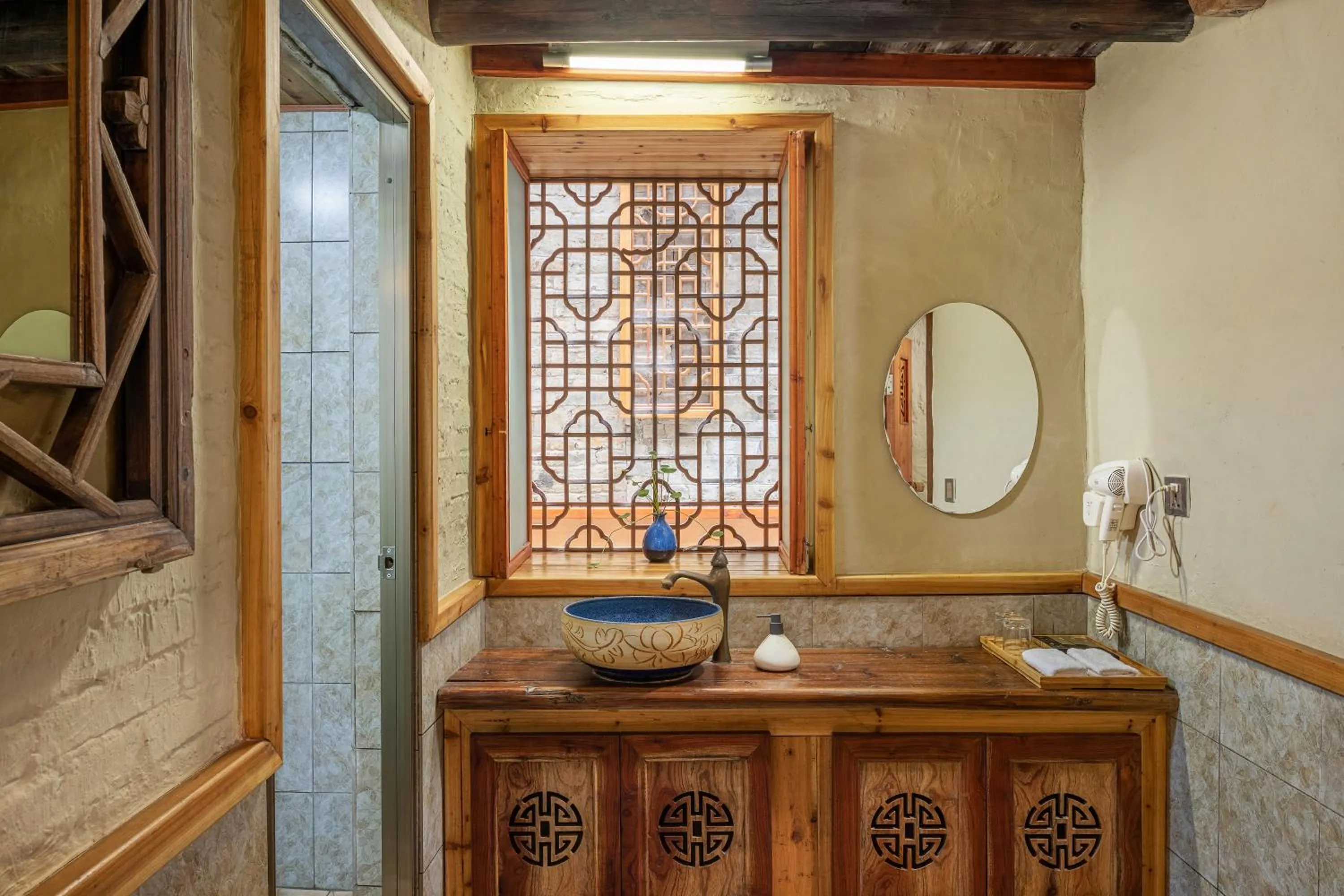 Bathroom in Yangshuo Secret Garden