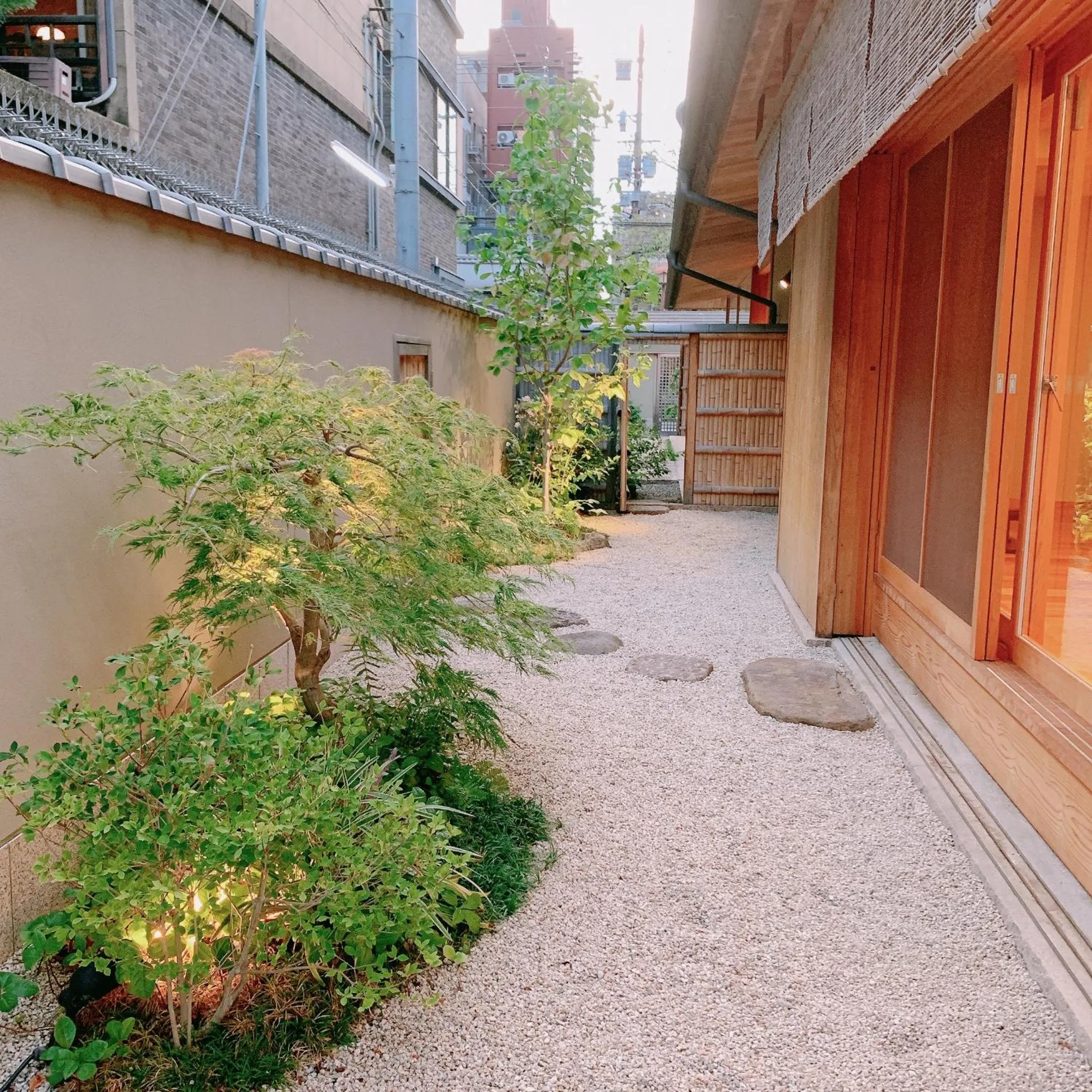 Property building in Maru Izumiyacho