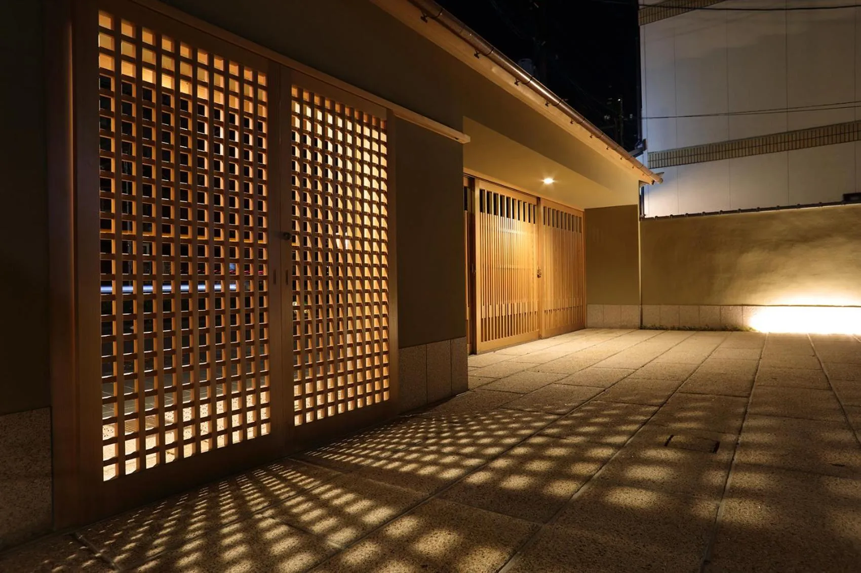 Facade/entrance in Maru Izumiyacho