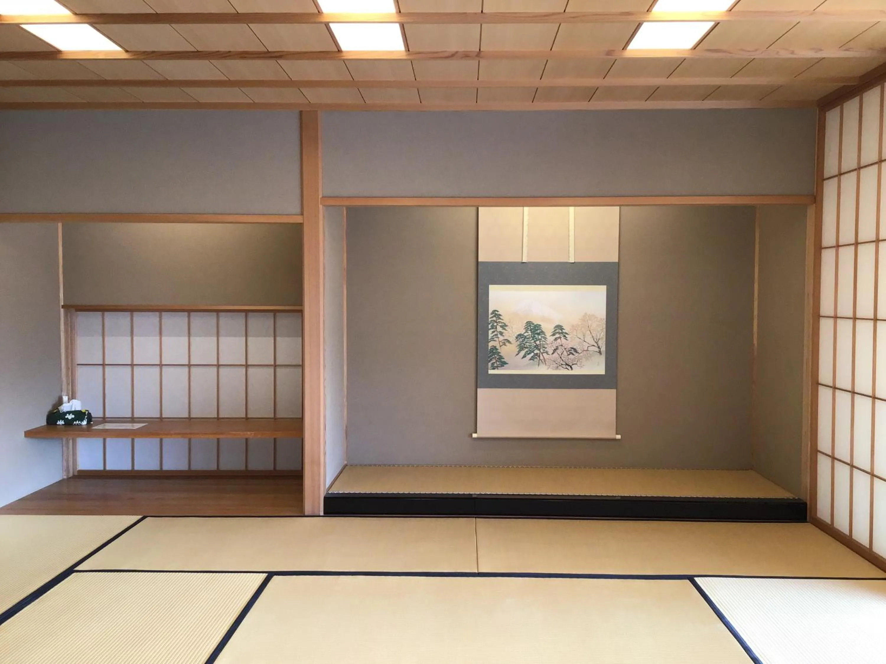 Photo of the whole room in Maru Izumiyacho