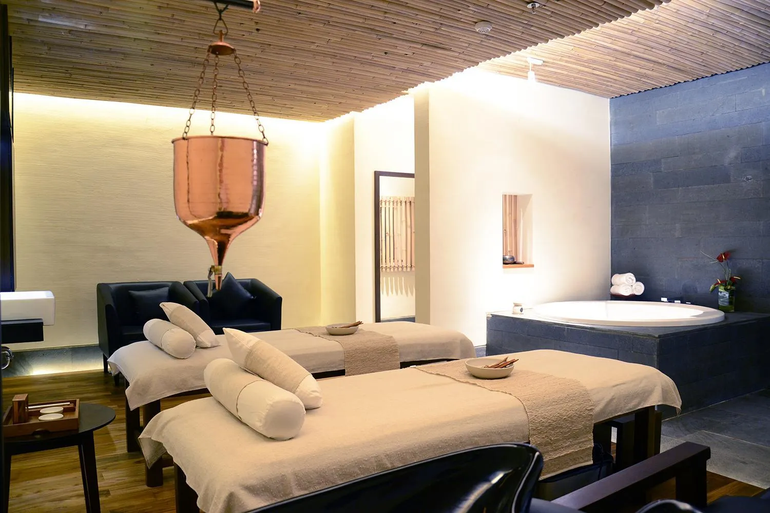 Spa and wellness centre/facilities, Bed in THE 1O1 Bali Fontana Seminyak