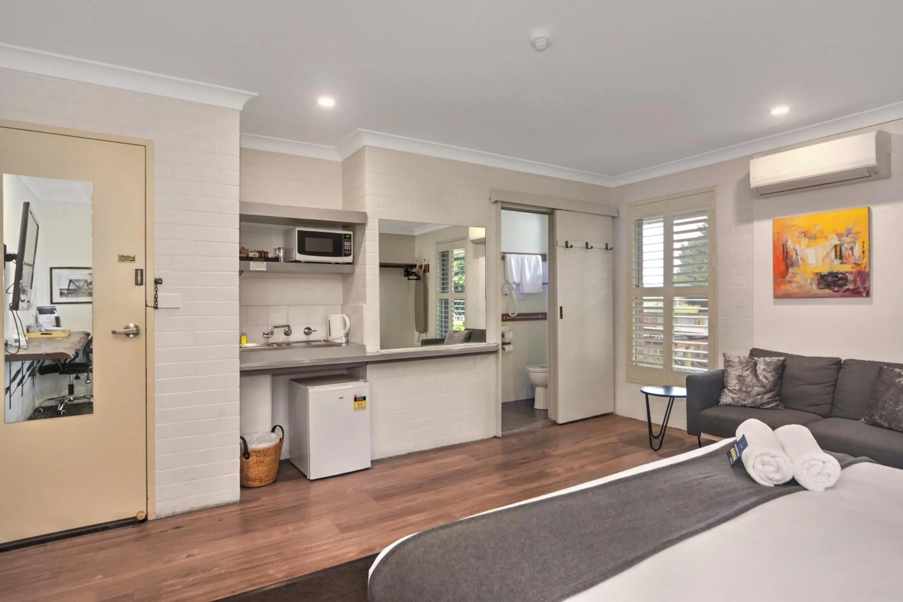 Kitchen or kitchenette in Pleasant Way River Lodge