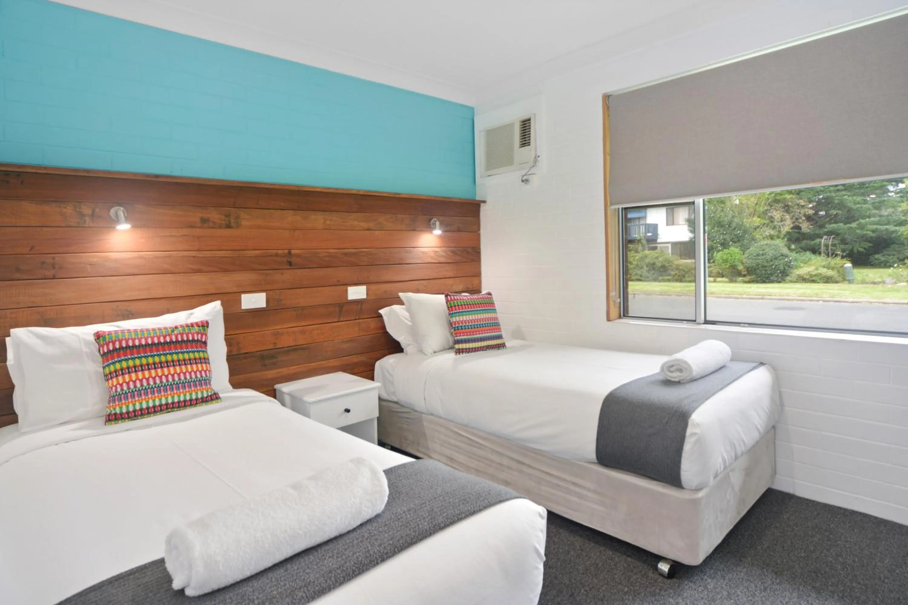 Bed in Pleasant Way River Lodge