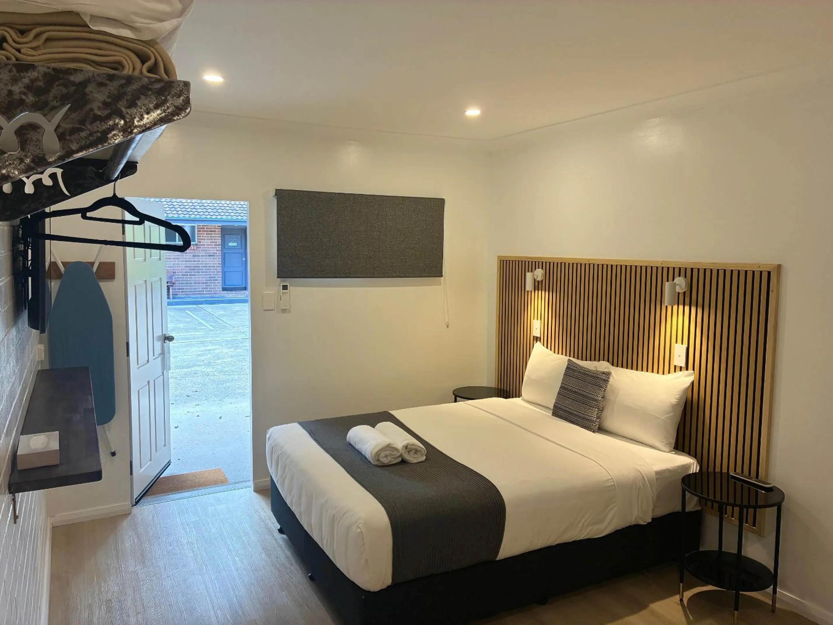 Bedroom, Bed in Pleasant Way River Lodge