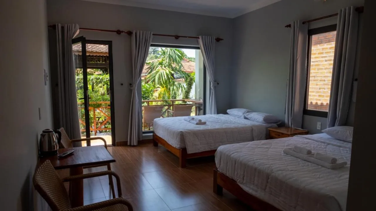 Photo of the whole room, Bed in Phu Quoc Areca Garden Bungalow
