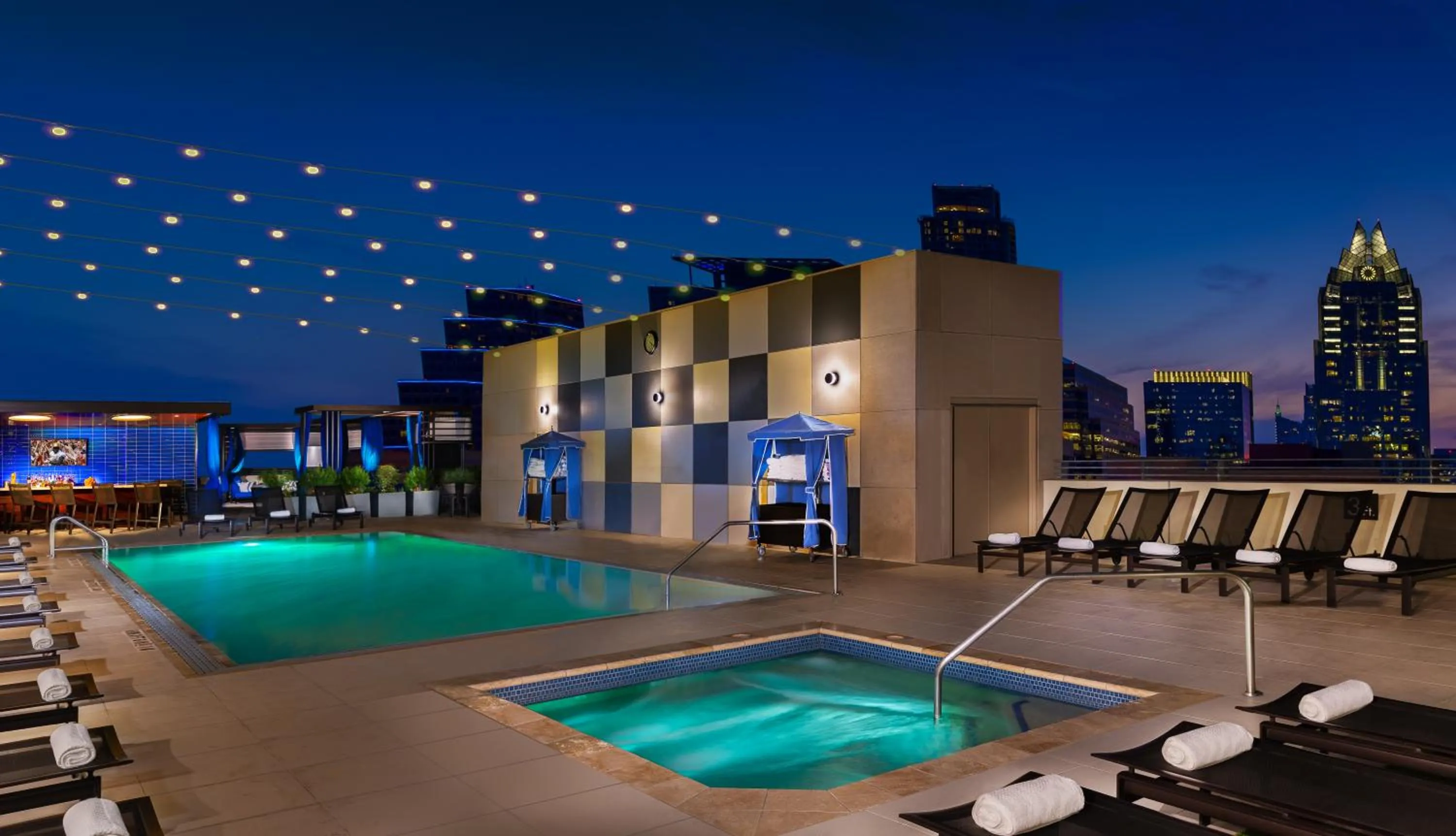 Swimming pool in Hilton Austin