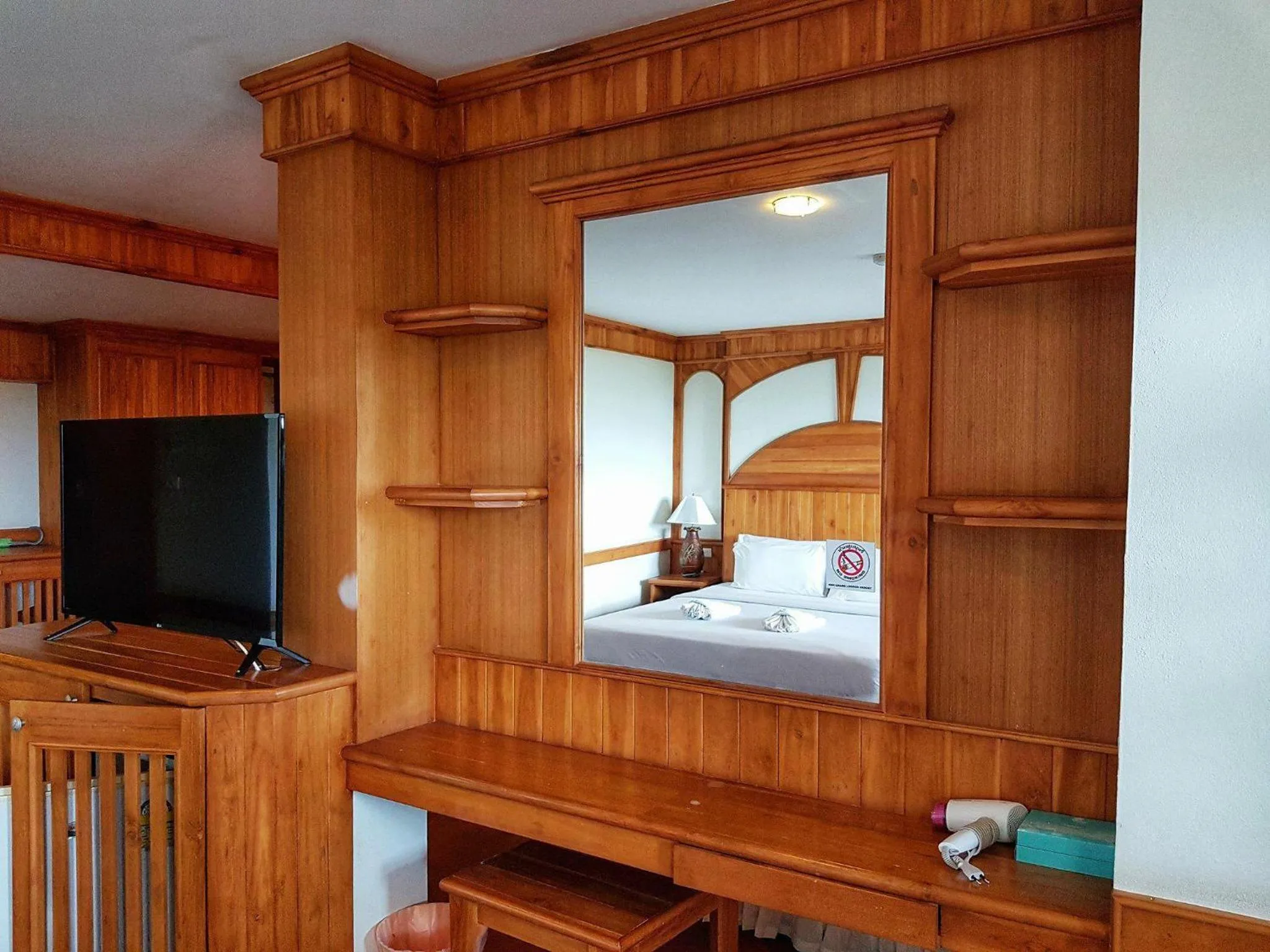 Bed in White Sand Princess