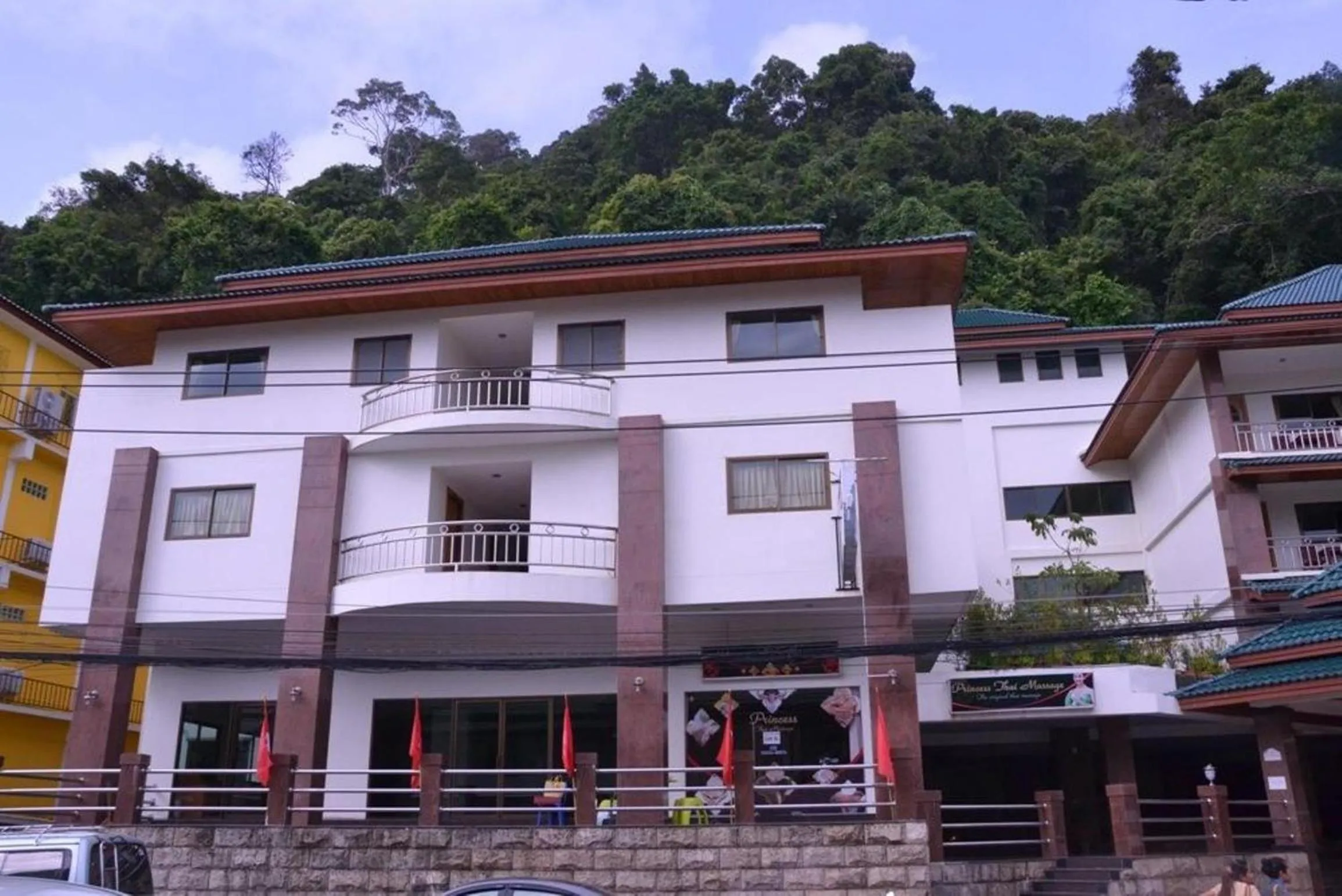Facade/entrance in White Sand Princess