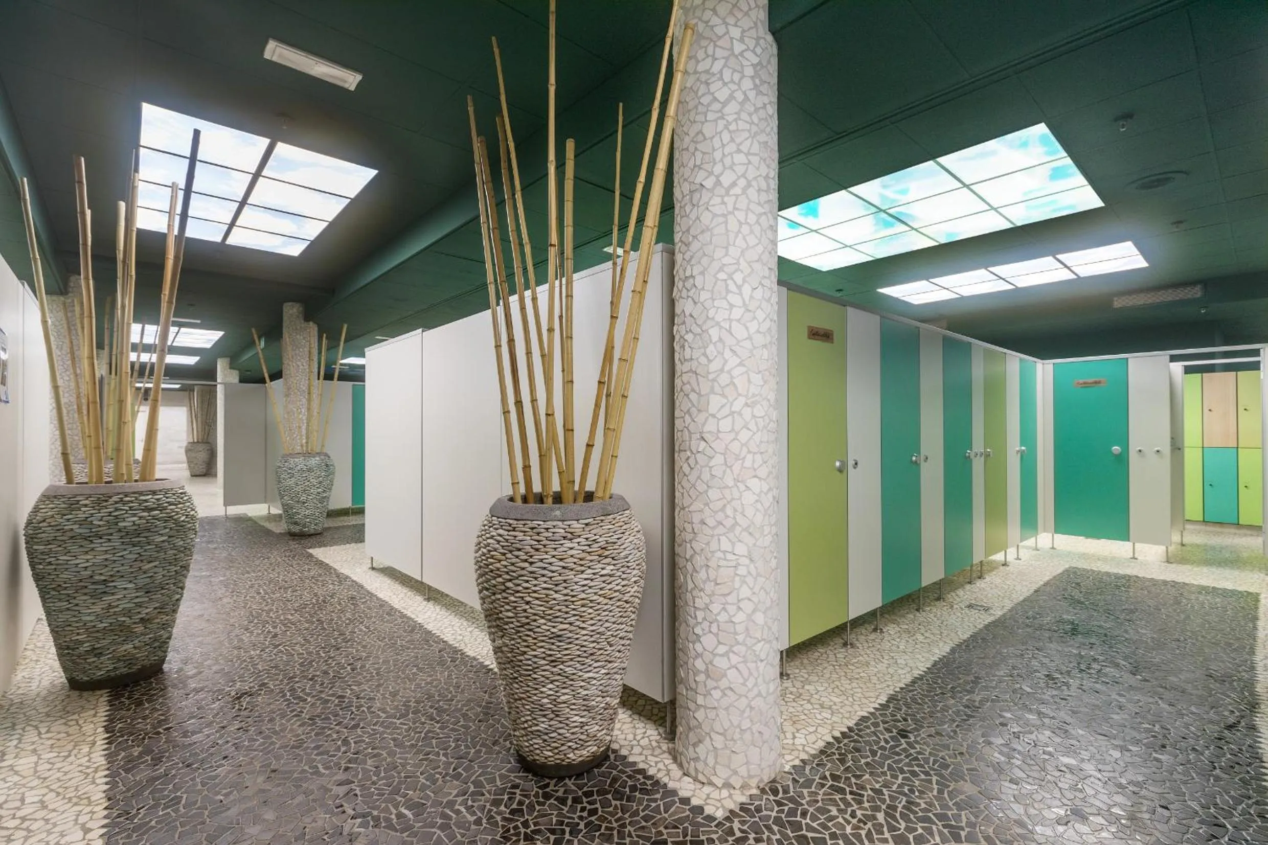 Swimming pool in Hotel Hochsauerland by Center Parcs