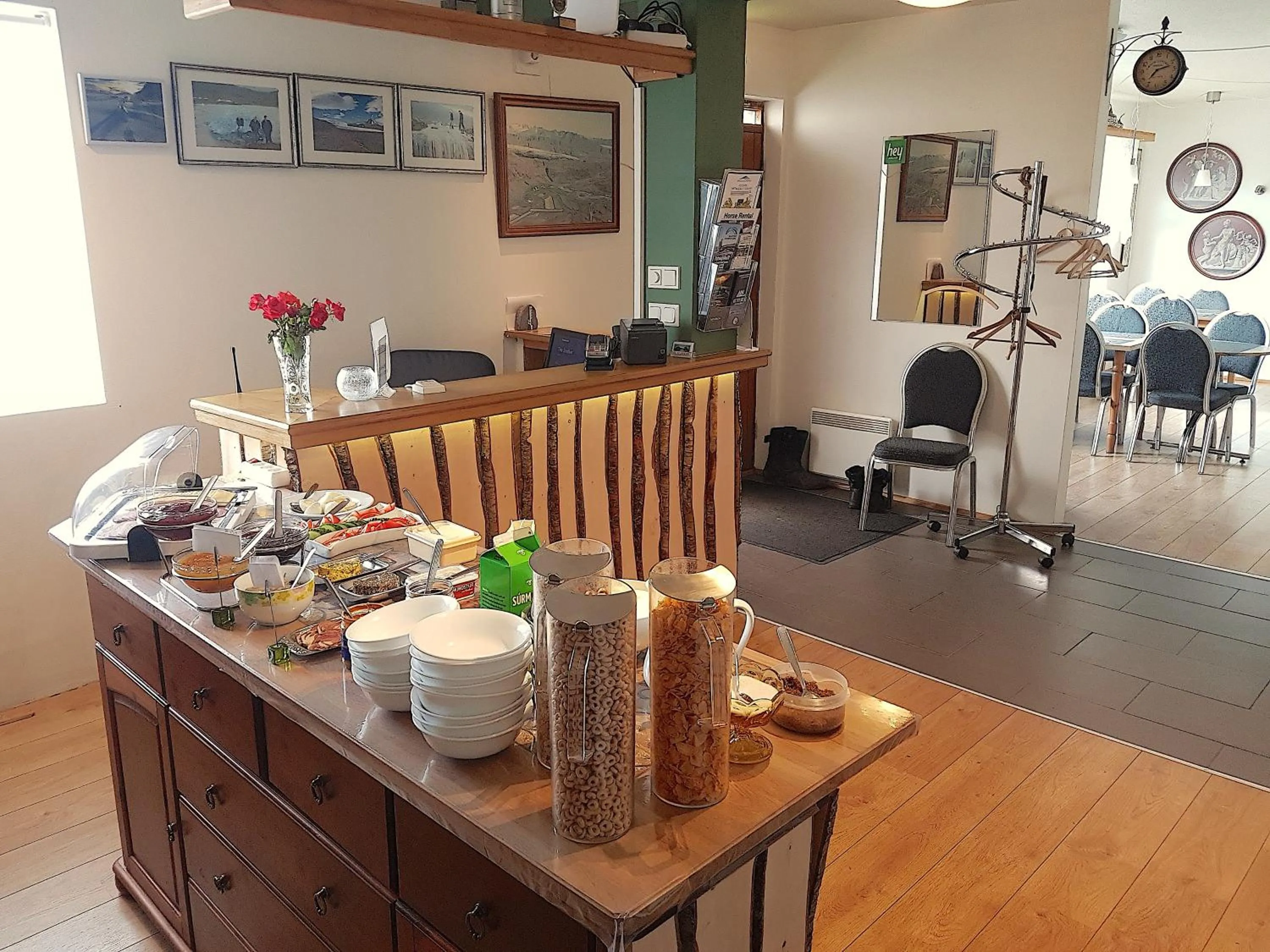 Restaurant/places to eat in Guesthouse Skálafell