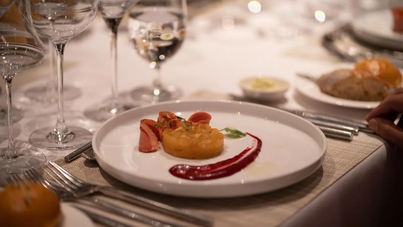 Food and drinks in La Seine Hotel