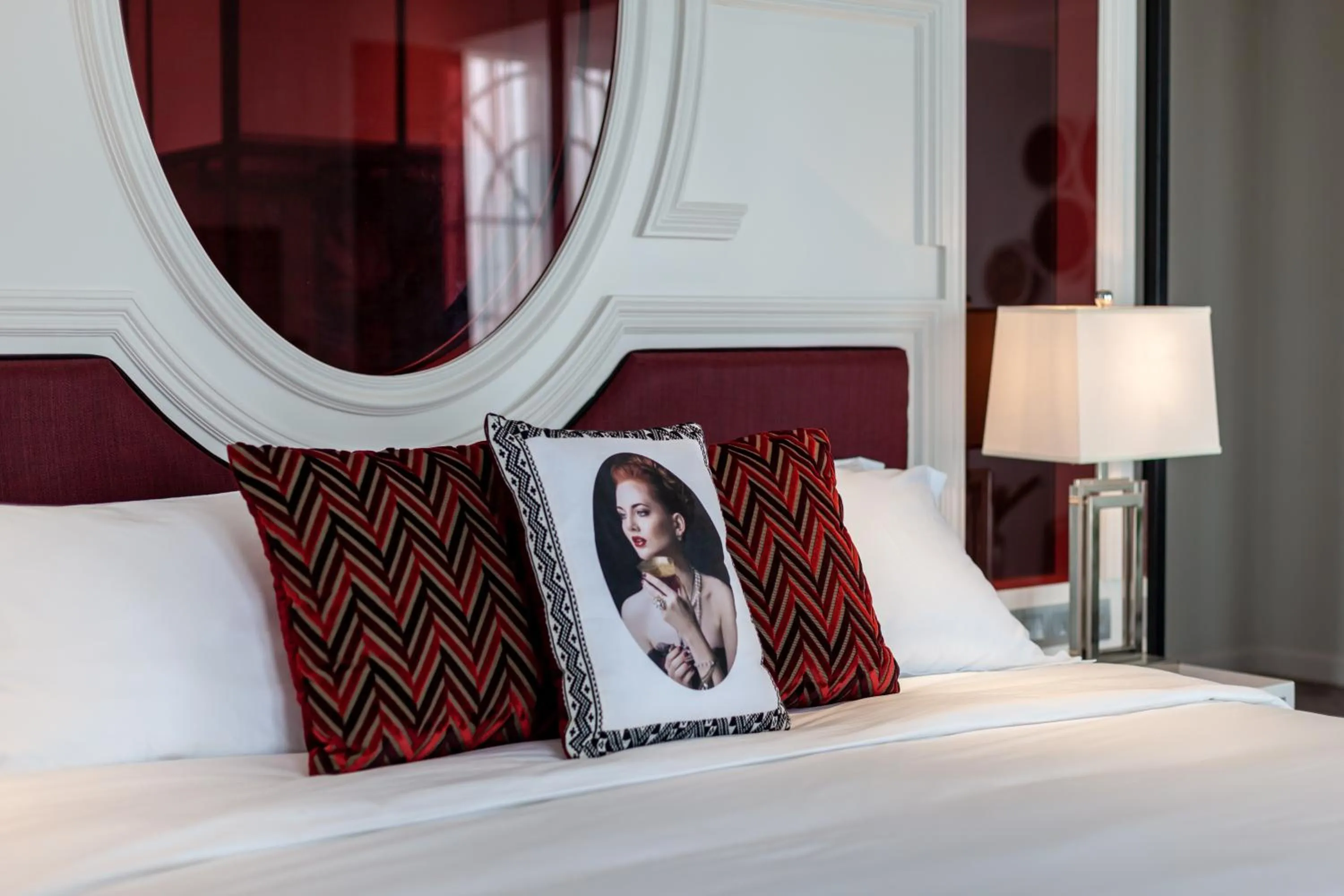 Bedroom, Bed in La Seine Hotel