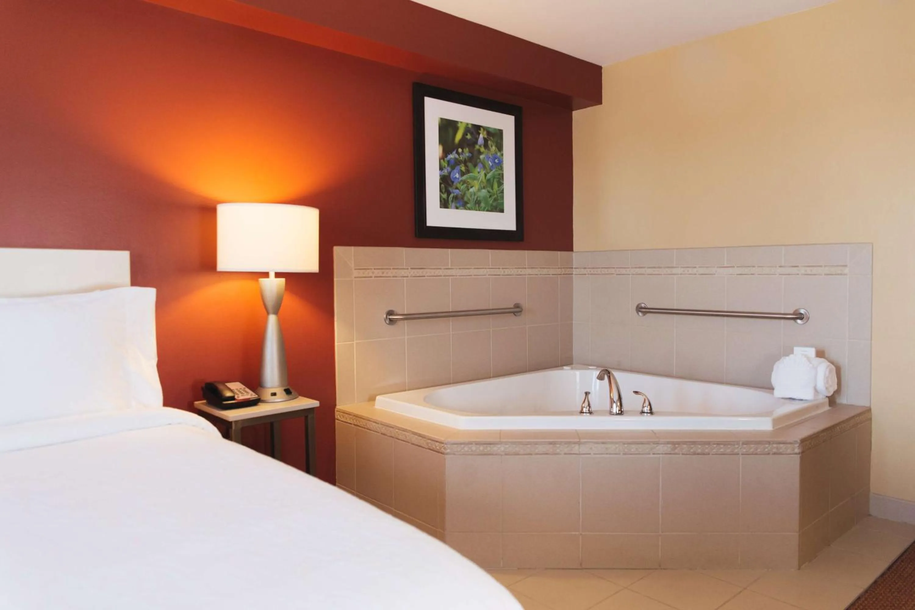 King Room with Whirlpool in Hilton Garden Inn Anchorage