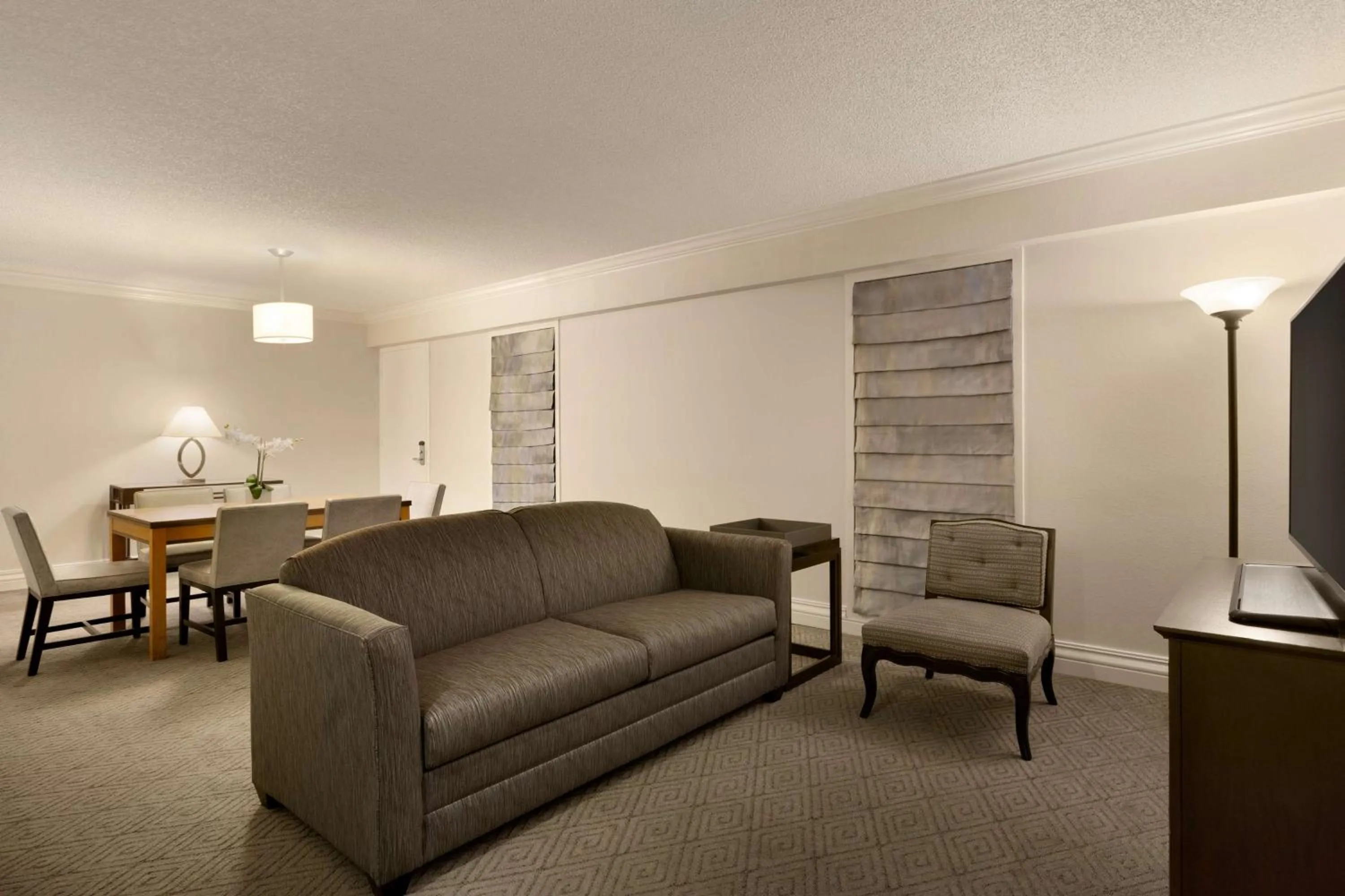 Living room in Embassy Suites Boca Raton