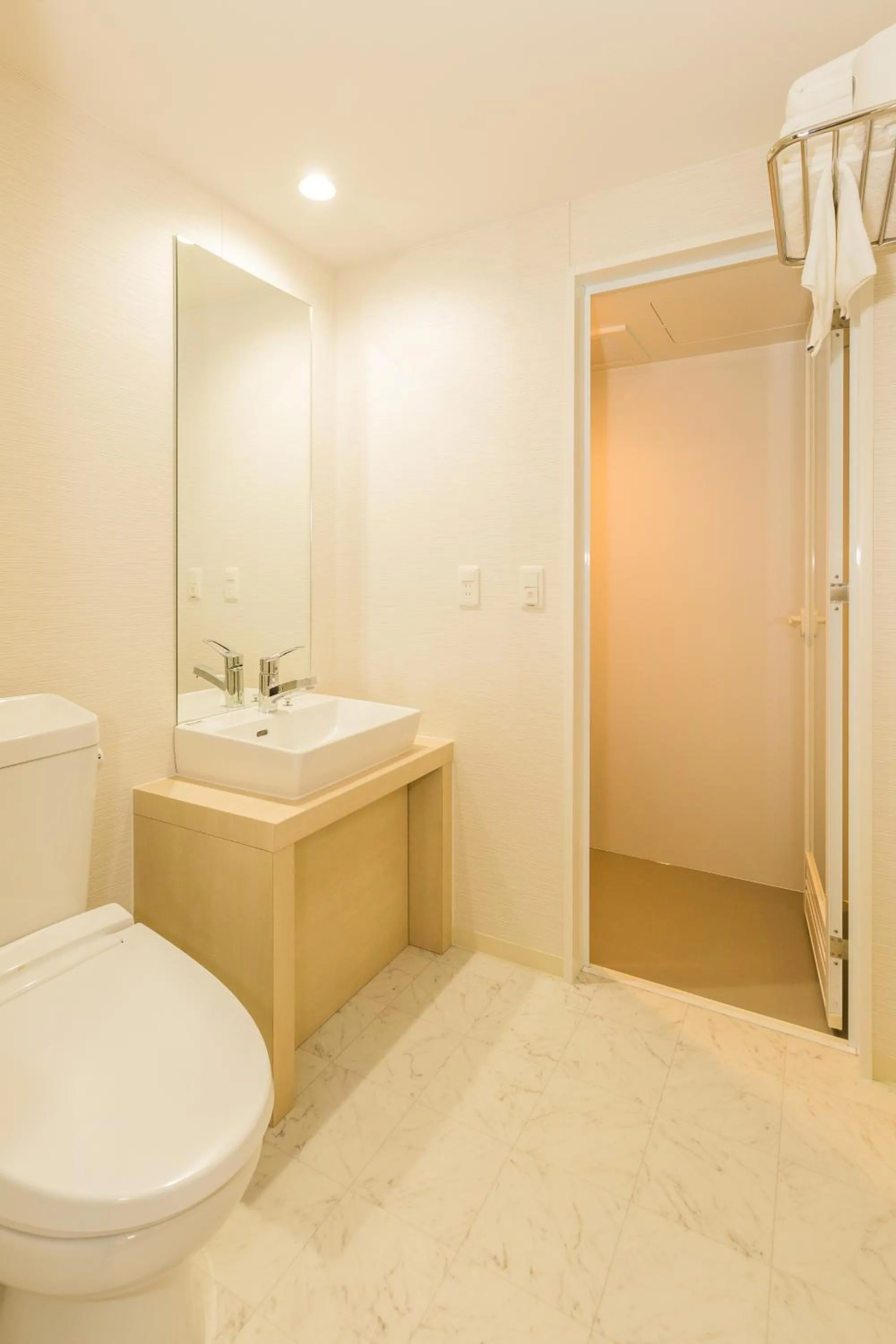 Photo of the whole room in EIWA PLACE HOTEL Hakata